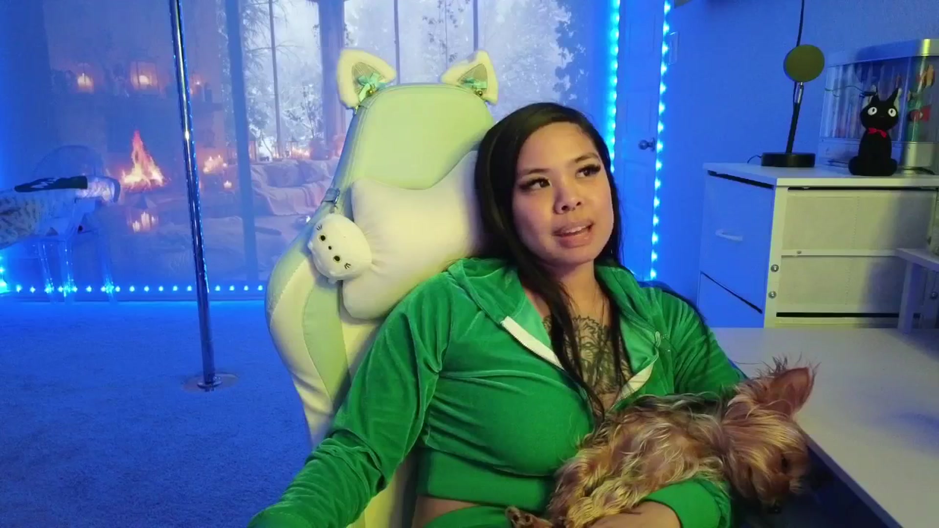 Gallery image thumbnail from dolllface's myfreecams stream on, 01/17/2026, 09:42 image 9 of 20