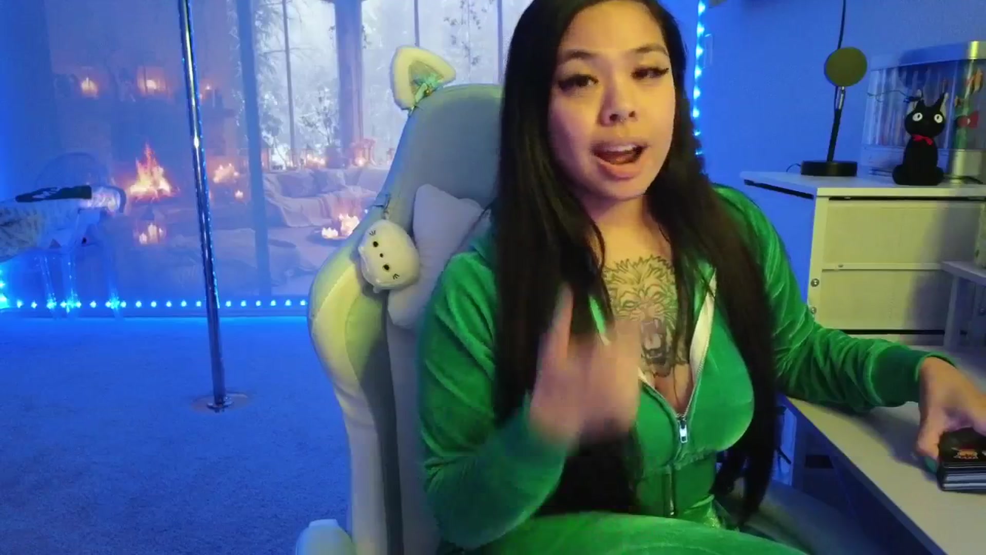 Gallery image thumbnail from dolllface's myfreecams stream on, 01/17/2026, 09:42 image 12 of 20