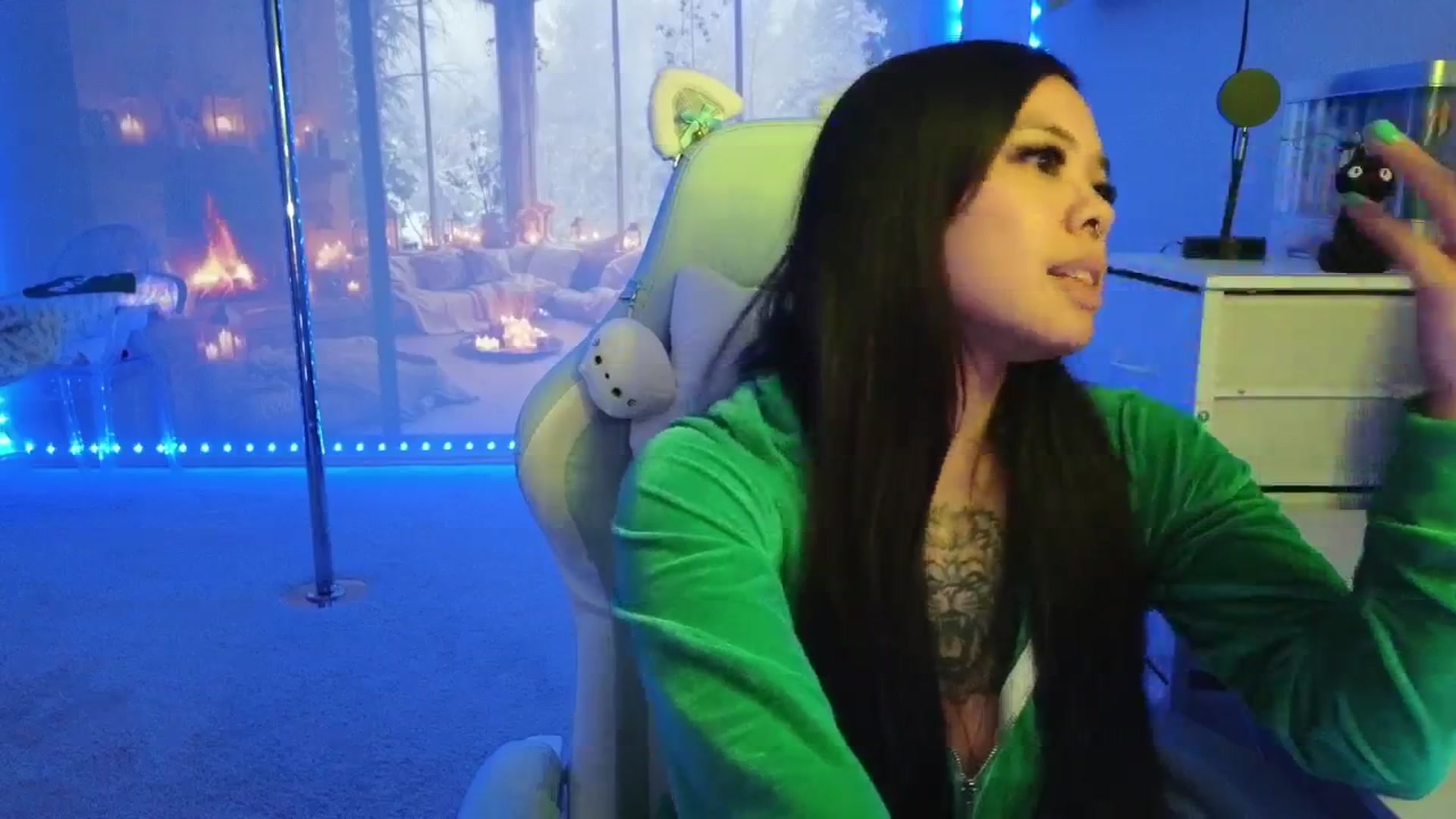 Gallery image thumbnail from dolllface's myfreecams stream on, 01/17/2026, 09:42 image 13 of 20