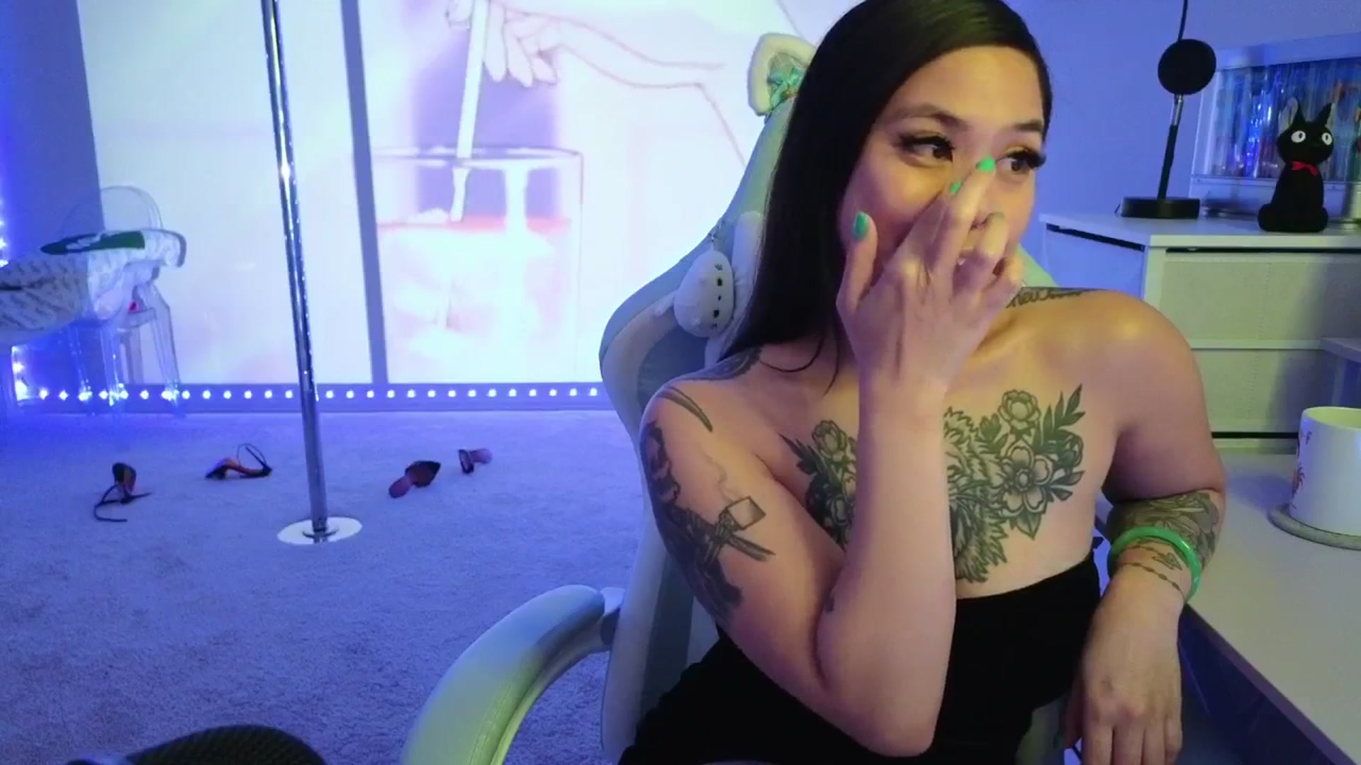 Gallery image thumbnail from dolllface's myfreecams stream on, 01/18/2026, 09:03 image 7 of 20
