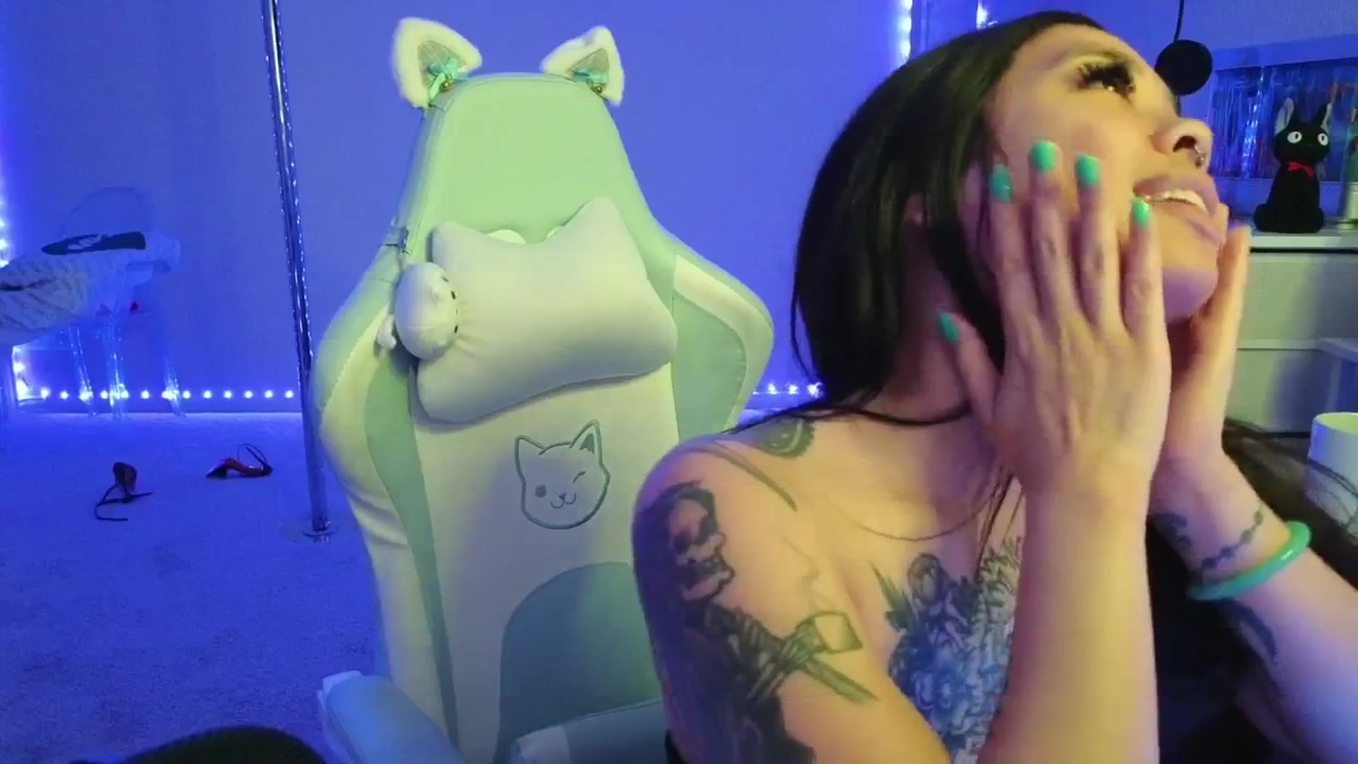 Gallery image thumbnail from dolllface's myfreecams stream on, 01/18/2026, 09:03 image 20 of 20