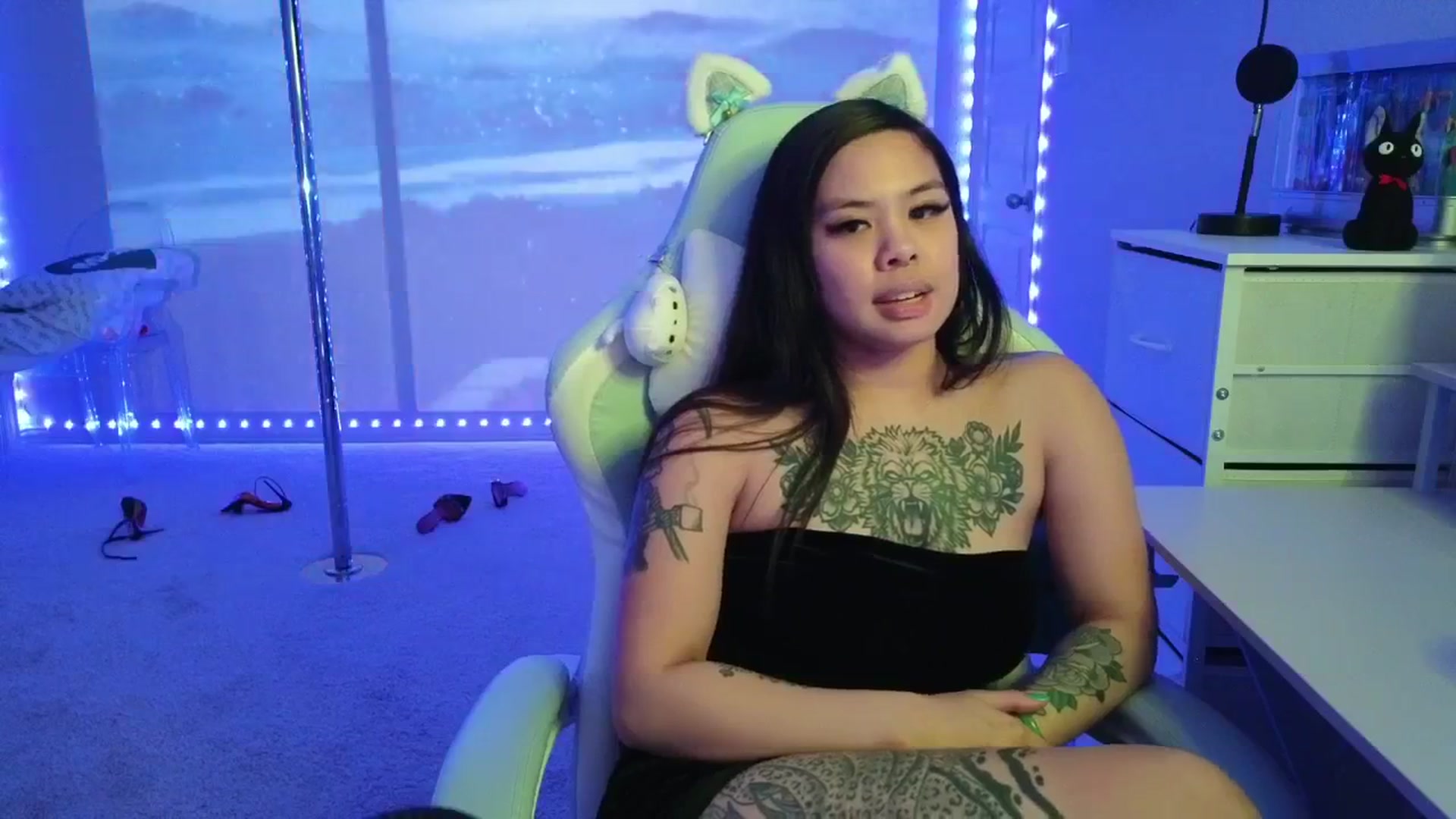 Gallery image thumbnail from dolllface's myfreecams stream on, 01/18/2026, 09:03 image 5 of 20