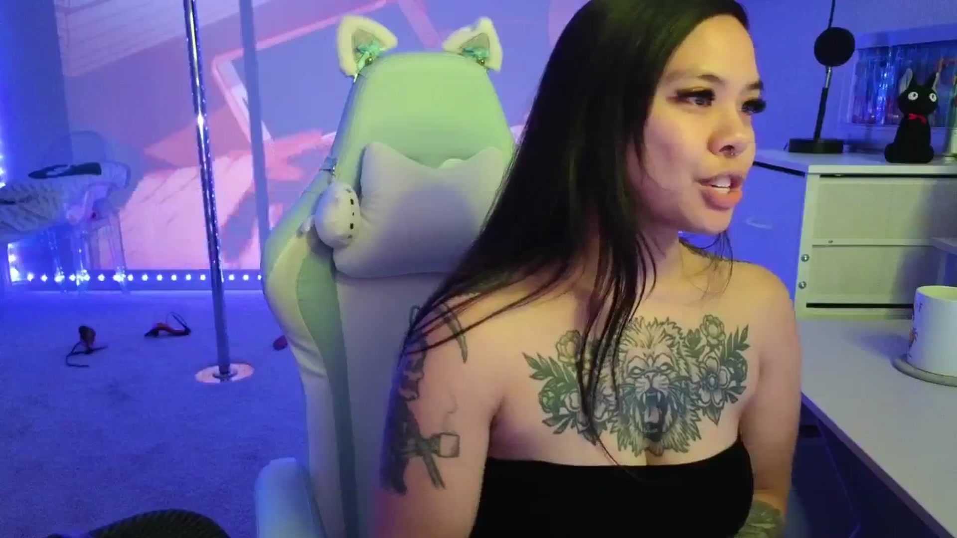 Gallery image thumbnail from dolllface's myfreecams stream on, 01/18/2026, 09:03 image 10 of 20