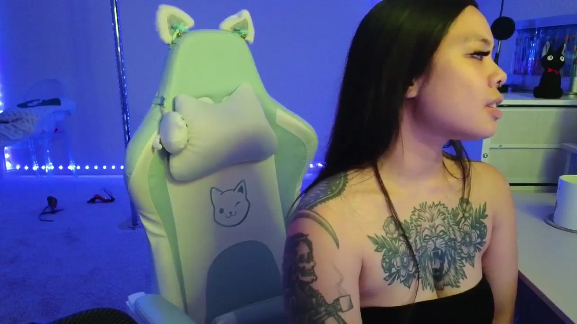 Gallery image thumbnail from dolllface's myfreecams stream on, 01/18/2026, 09:03 image 16 of 20