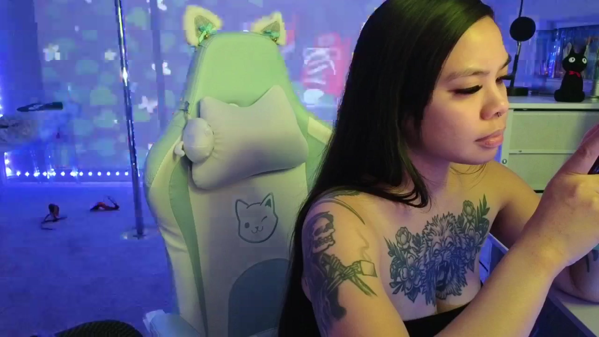 Gallery image thumbnail from dolllface's myfreecams stream on, 01/18/2026, 09:03 image 9 of 20