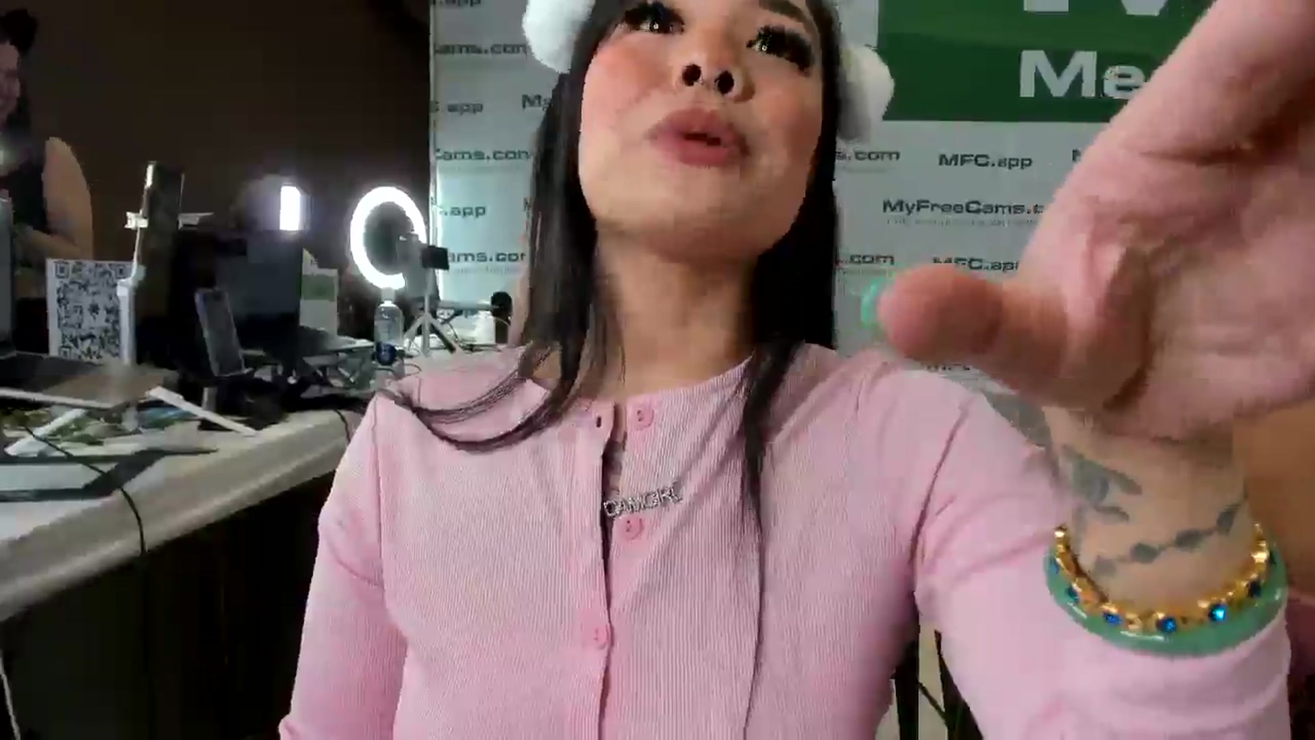 Gallery image thumbnail from dolllface's myfreecams stream on, 01/24/2026, 23:01 image 6 of 20