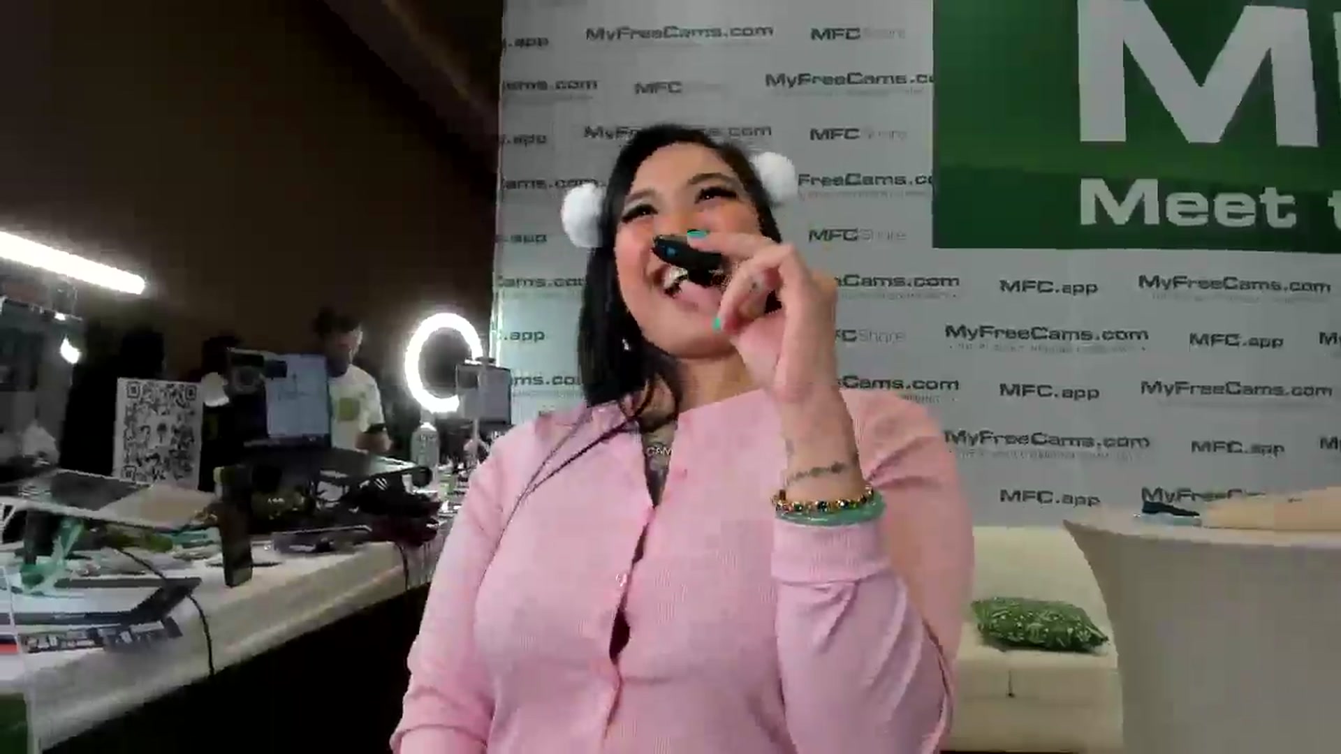 Gallery image thumbnail from dolllface's myfreecams stream on, 01/24/2026, 23:31 image 2 of 20
