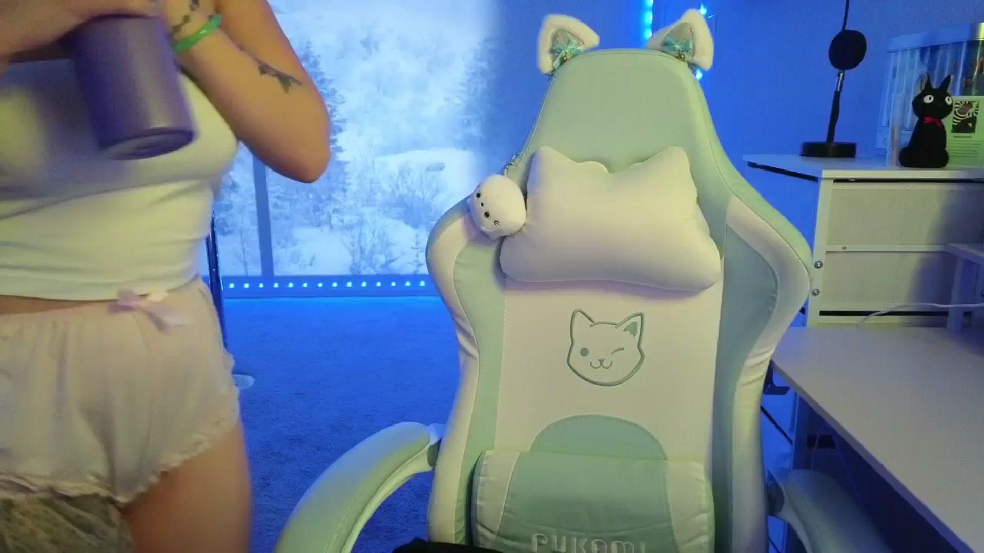 Gallery image thumbnail from dolllface's myfreecams stream on, 01/29/2026, 07:04 image 17 of 20