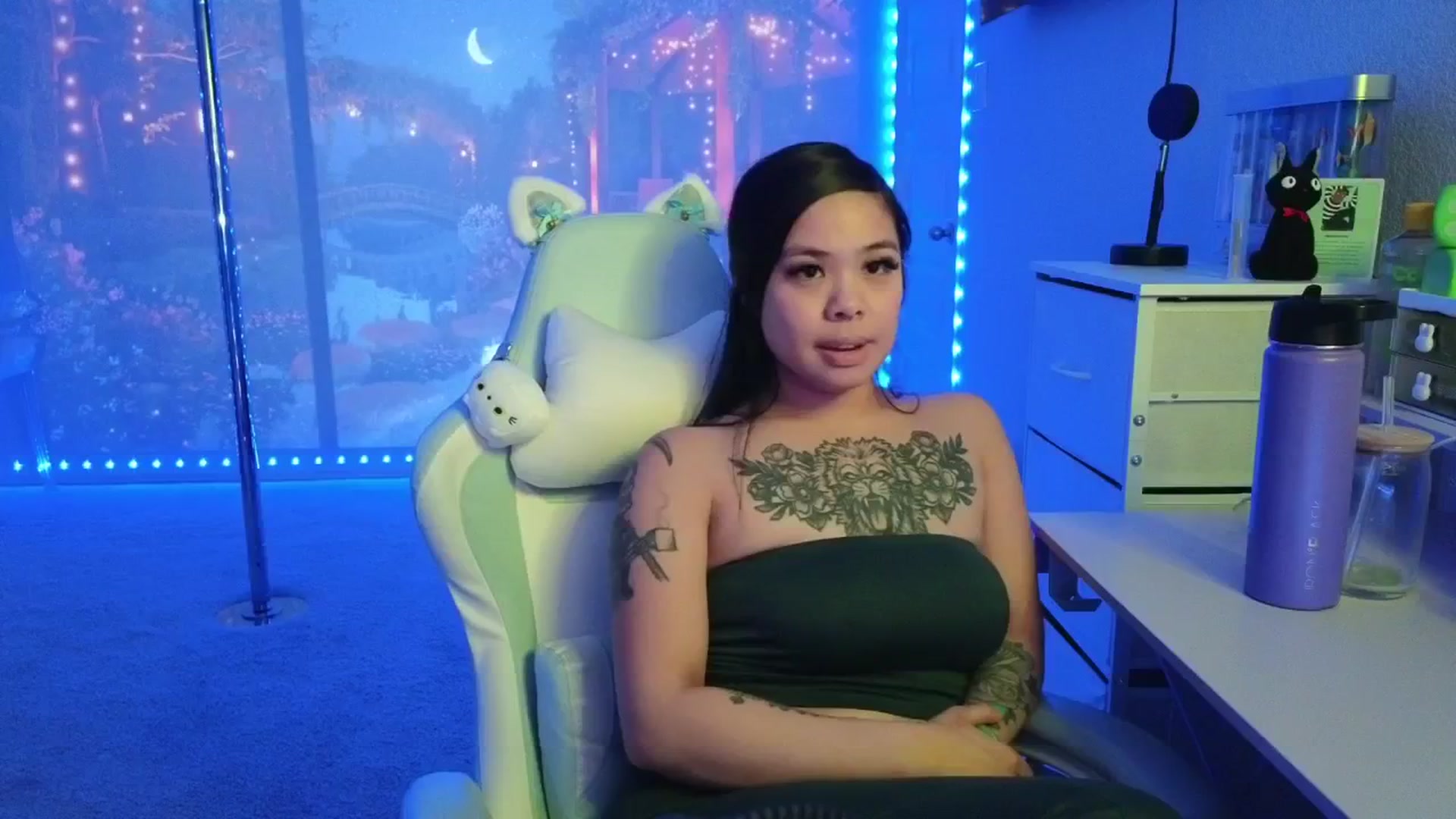 Gallery image thumbnail from dolllface's myfreecams stream on, 01/30/2026, 08:18 image 18 of 20