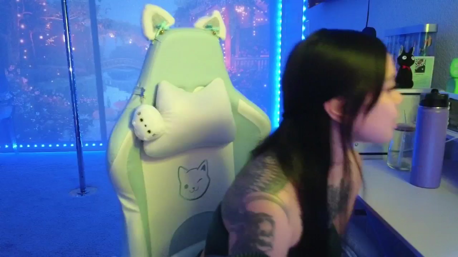 Gallery image thumbnail from dolllface's myfreecams stream on, 01/30/2026, 08:18 image 14 of 20