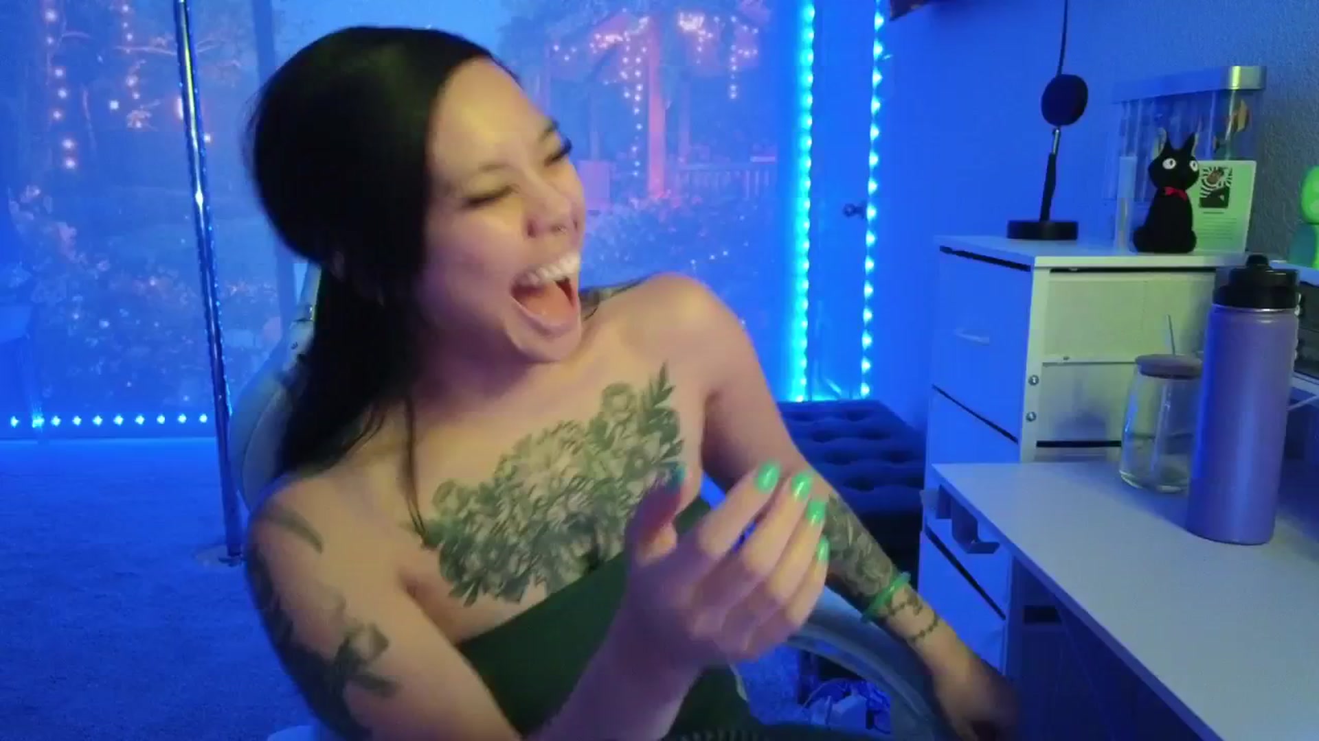 Gallery image thumbnail from dolllface's myfreecams stream on, 01/30/2026, 08:18 image 15 of 20