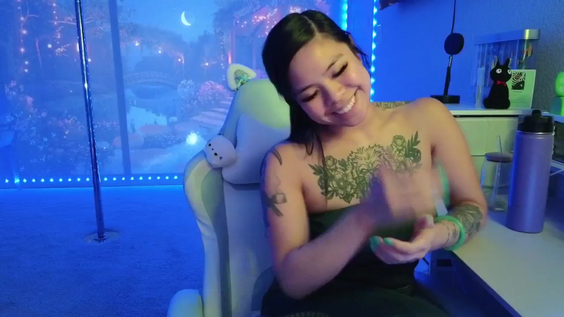 Gallery image thumbnail from dolllface's myfreecams stream on, 01/30/2026, 08:18 image 17 of 20
