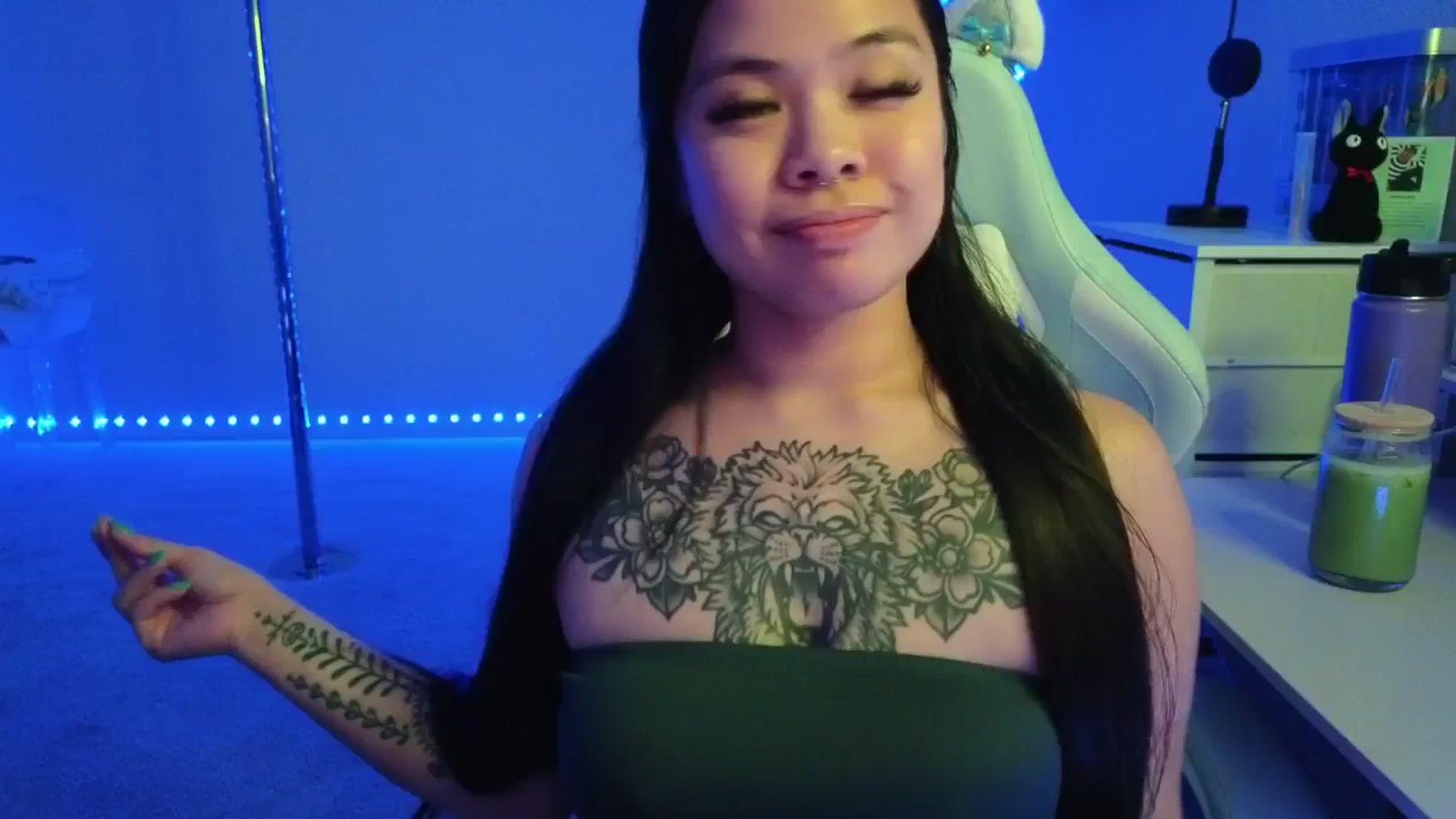 Gallery image thumbnail from dolllface's myfreecams stream on, 01/30/2026, 08:18 image 1 of 20