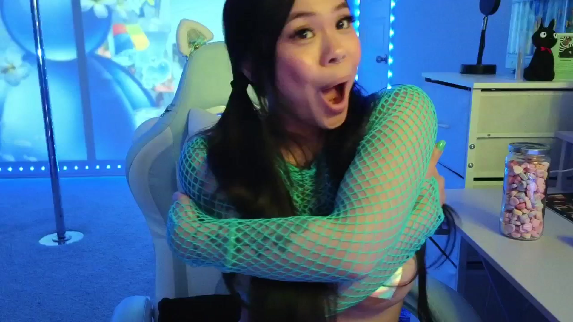 Gallery image thumbnail from dolllface's myfreecams stream on, 02/04/2026, 12:28 image 12 of 20