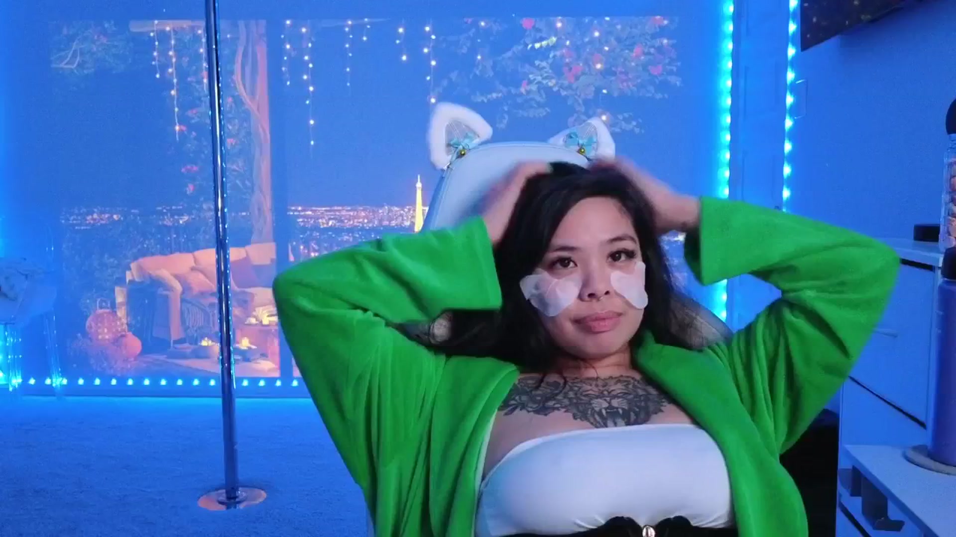 Gallery image thumbnail from dolllface's myfreecams stream on, 02/12/2026, 05:44 image 1 of 20