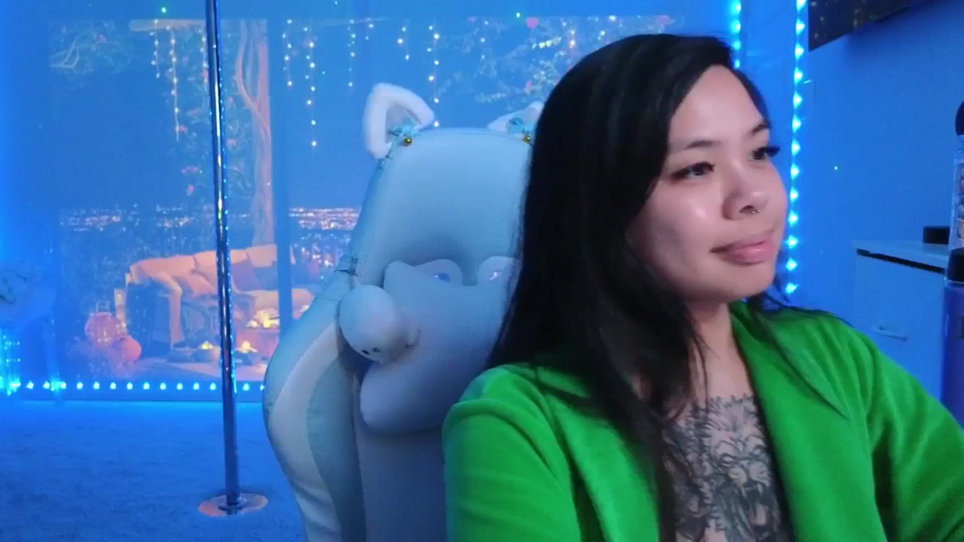 Gallery image thumbnail from dolllface's myfreecams stream on, 02/12/2026, 05:44 image 17 of 20