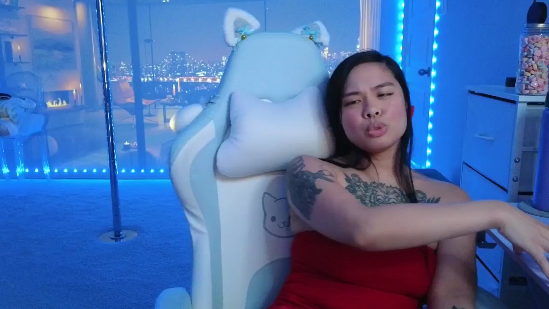 Gallery image thumbnail from dolllface's myfreecams stream on, 02/14/2026, 12:59 image 15 of 20
