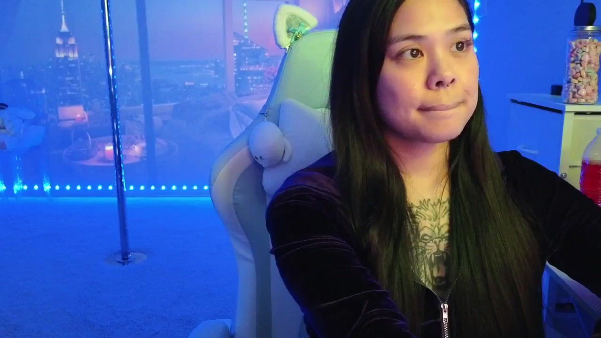 Gallery image thumbnail from dolllface's myfreecams stream on, 02/15/2026, 09:16 image 9 of 20