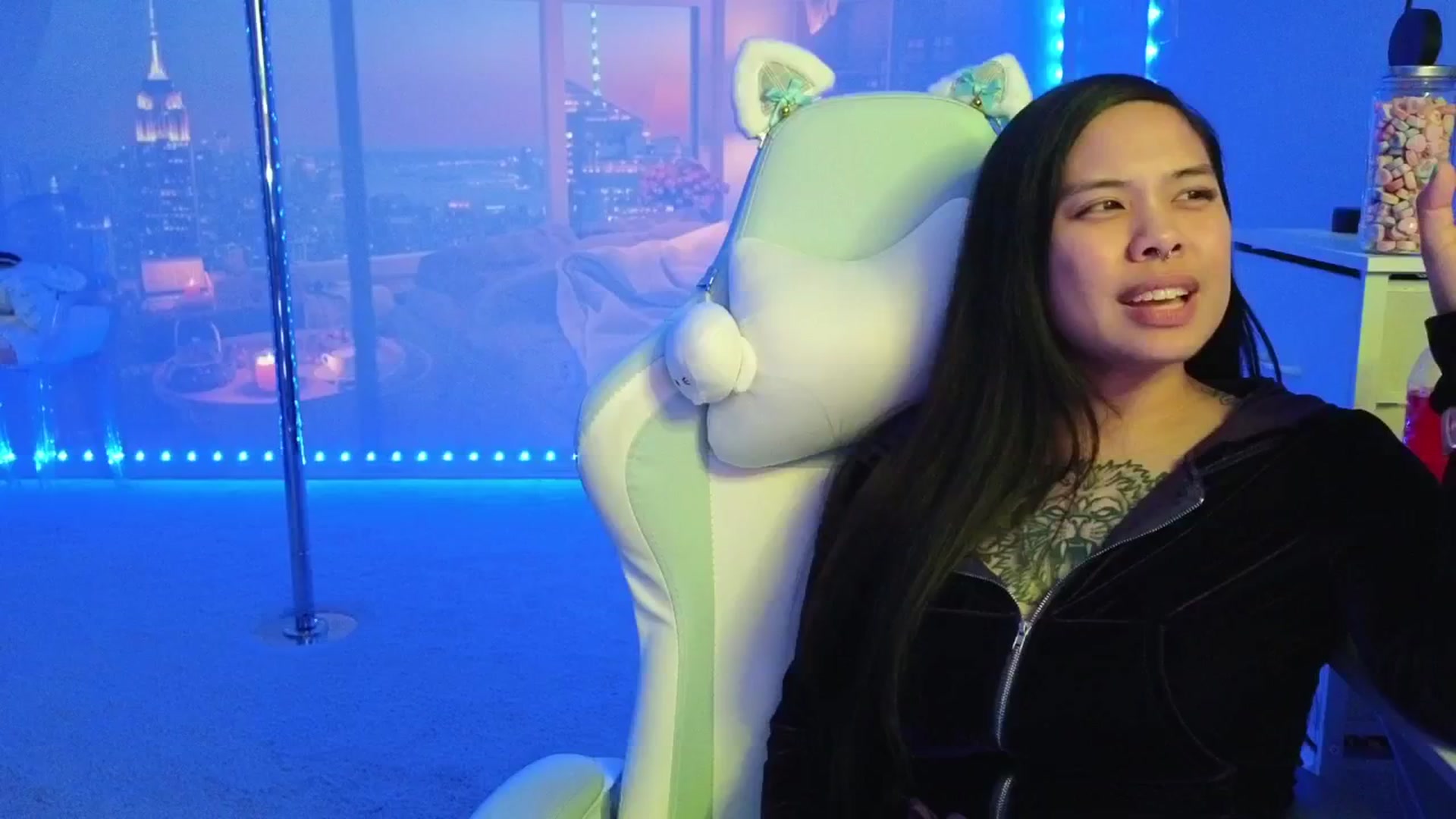 Gallery image thumbnail from dolllface's myfreecams stream on, 02/15/2026, 09:16 image 6 of 20