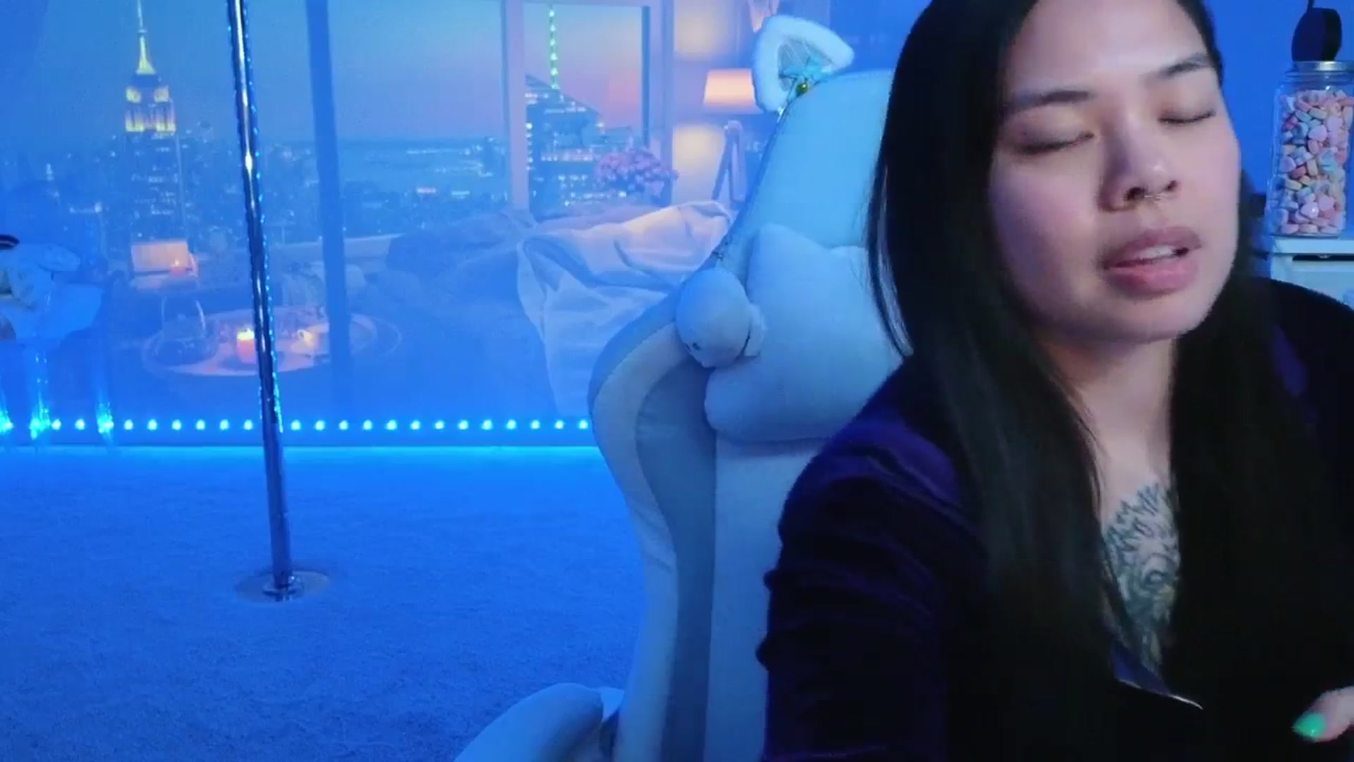 Gallery image thumbnail from dolllface's myfreecams stream on, 02/15/2026, 09:16 image 11 of 20