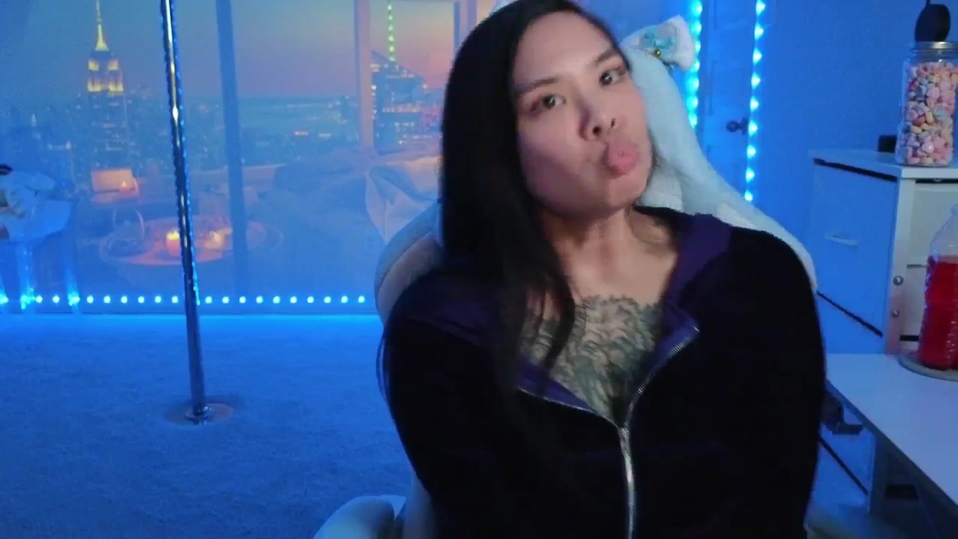 Gallery image thumbnail from dolllface's myfreecams stream on, 02/15/2026, 09:16 image 16 of 20