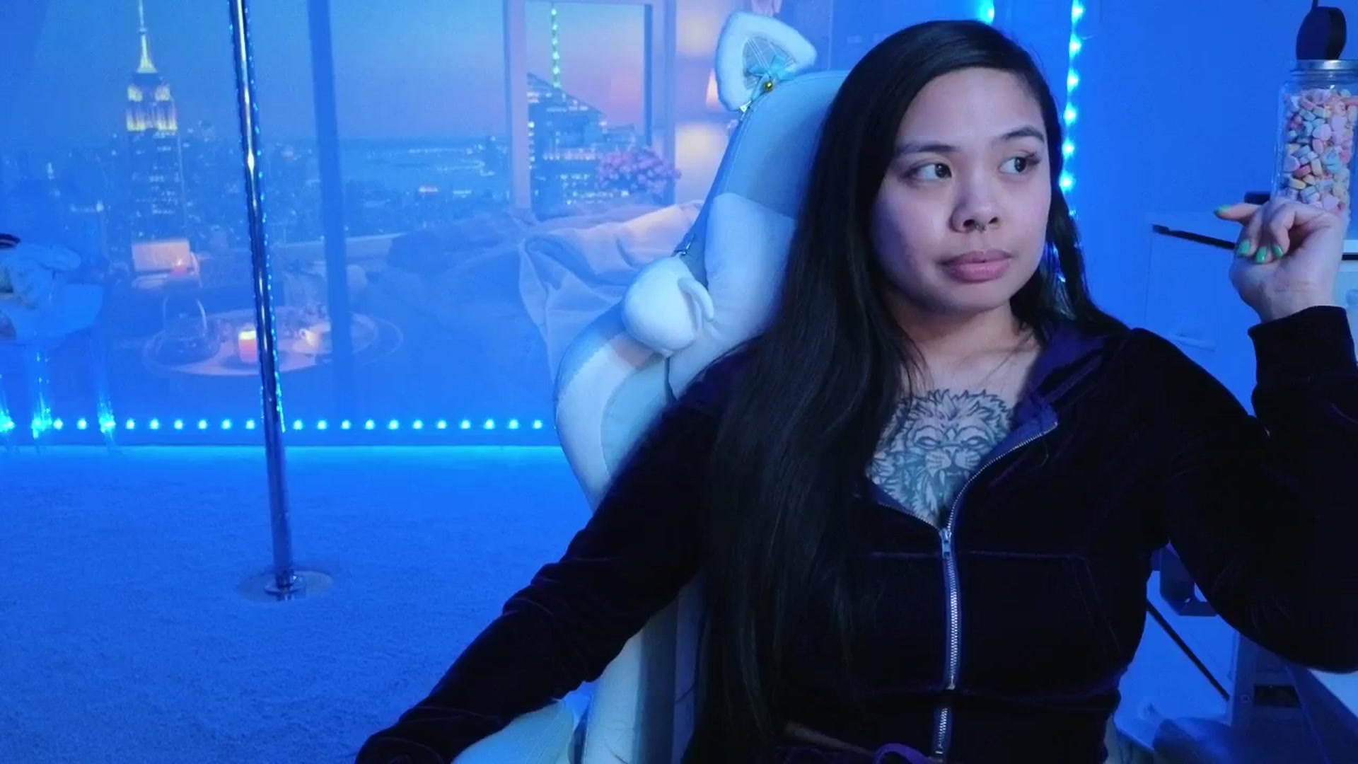 Gallery image thumbnail from dolllface's myfreecams stream on, 02/15/2026, 09:16 image 17 of 20