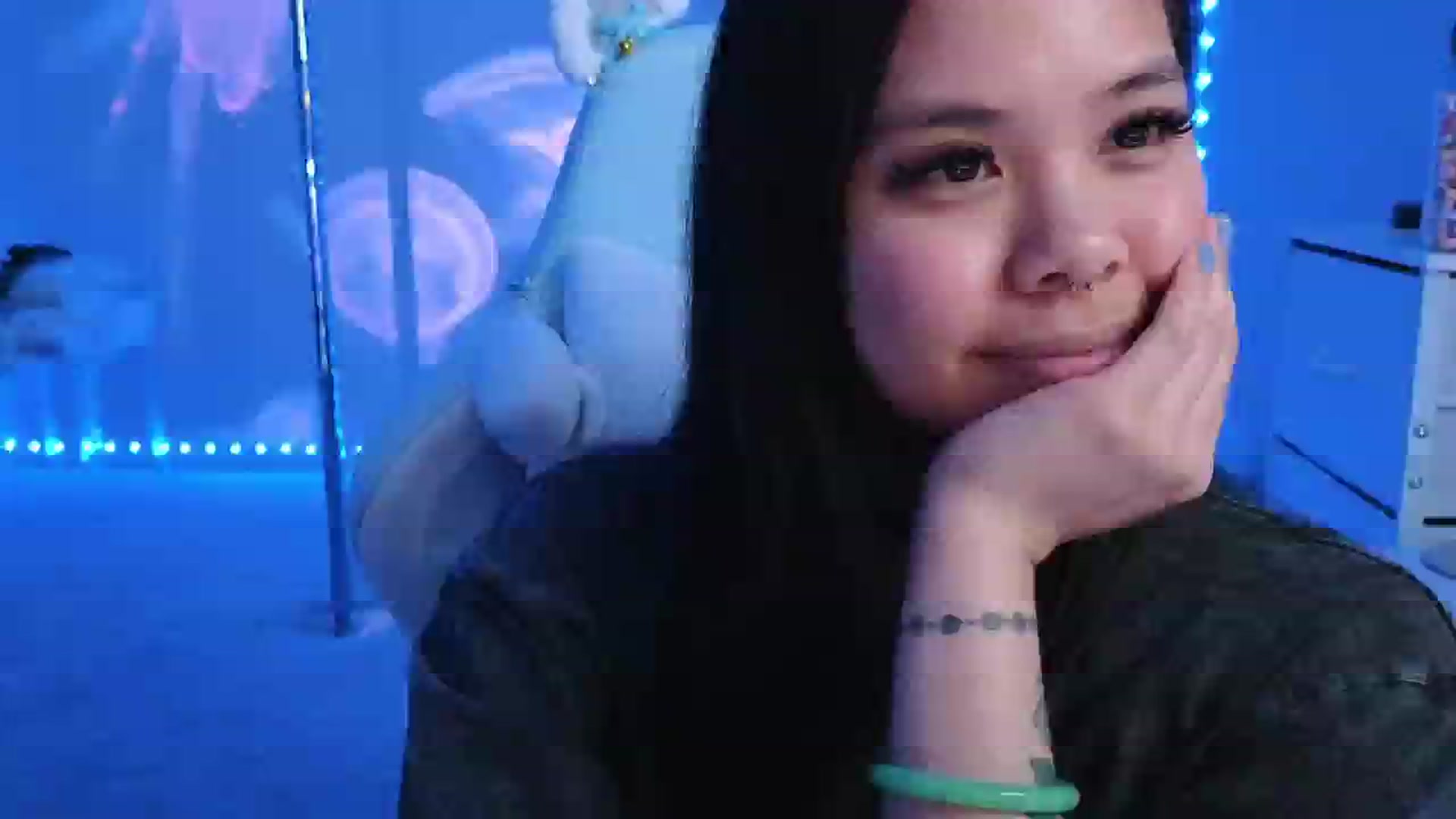 Gallery image thumbnail from dolllface's myfreecams stream on, 02/19/2026, 10:08 image 12 of 20