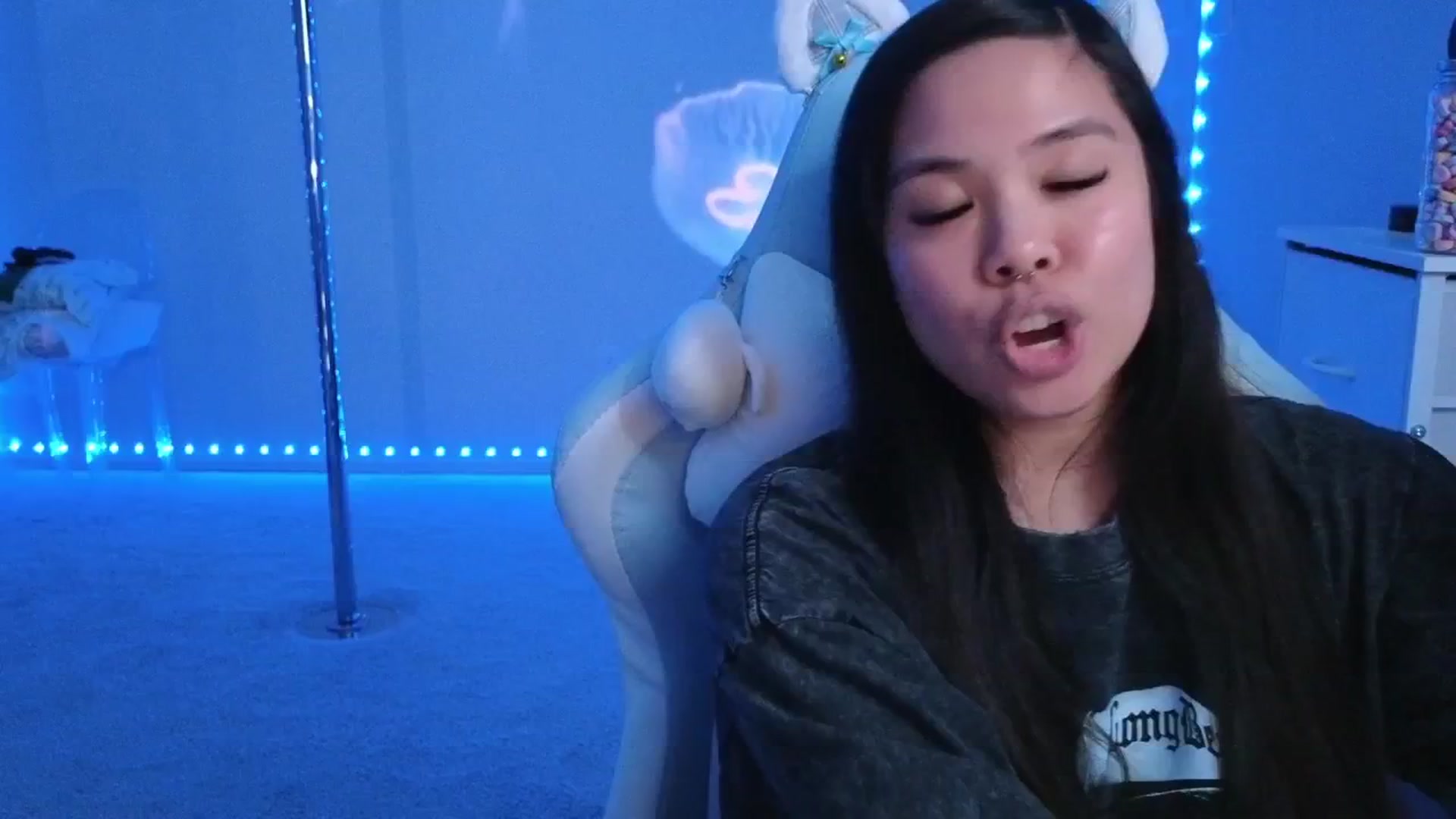 Gallery image thumbnail from dolllface's myfreecams stream on, 02/19/2026, 10:08 image 1 of 20
