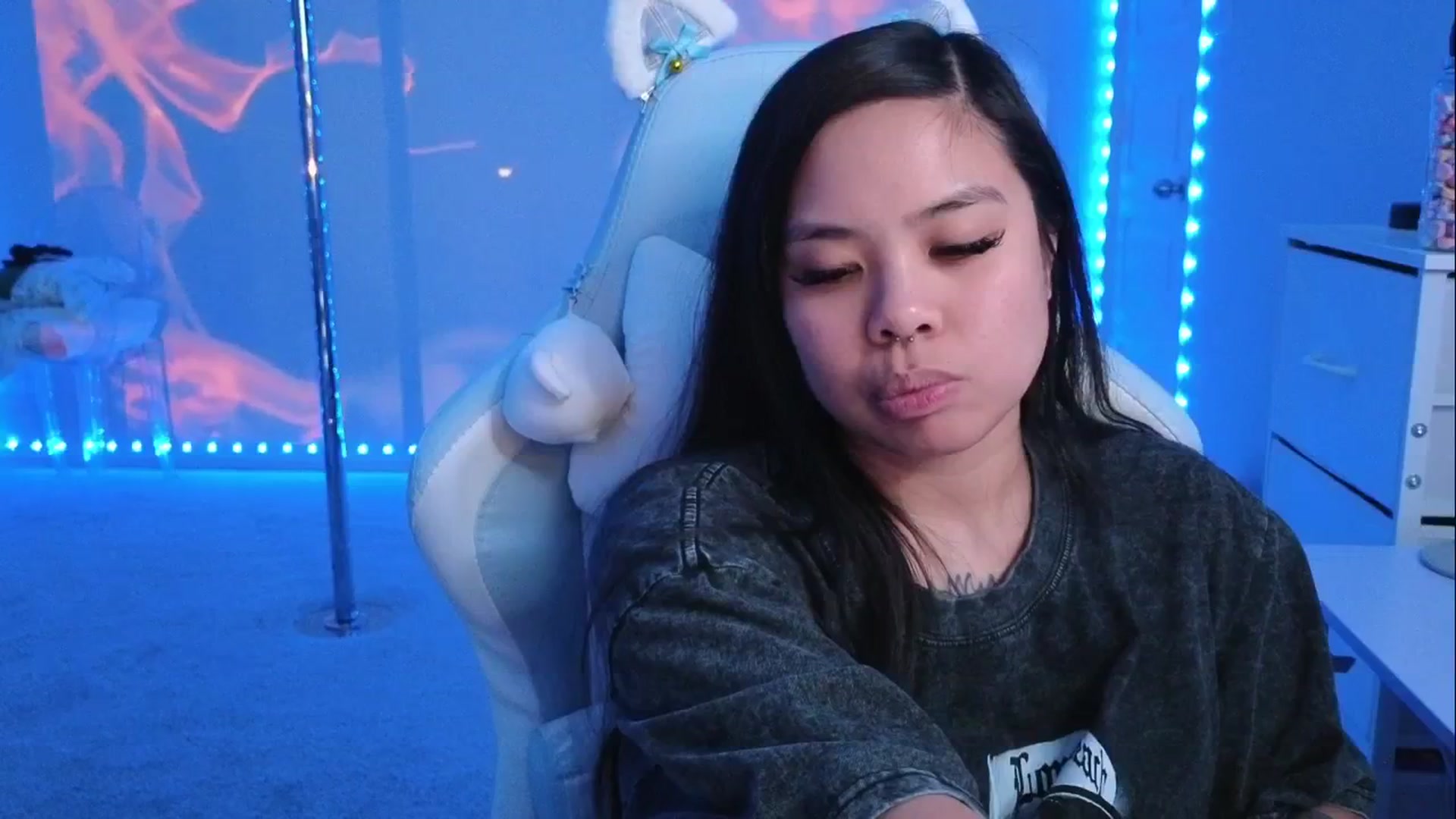 Gallery image thumbnail from dolllface's myfreecams stream on, 02/19/2026, 10:08 image 17 of 20