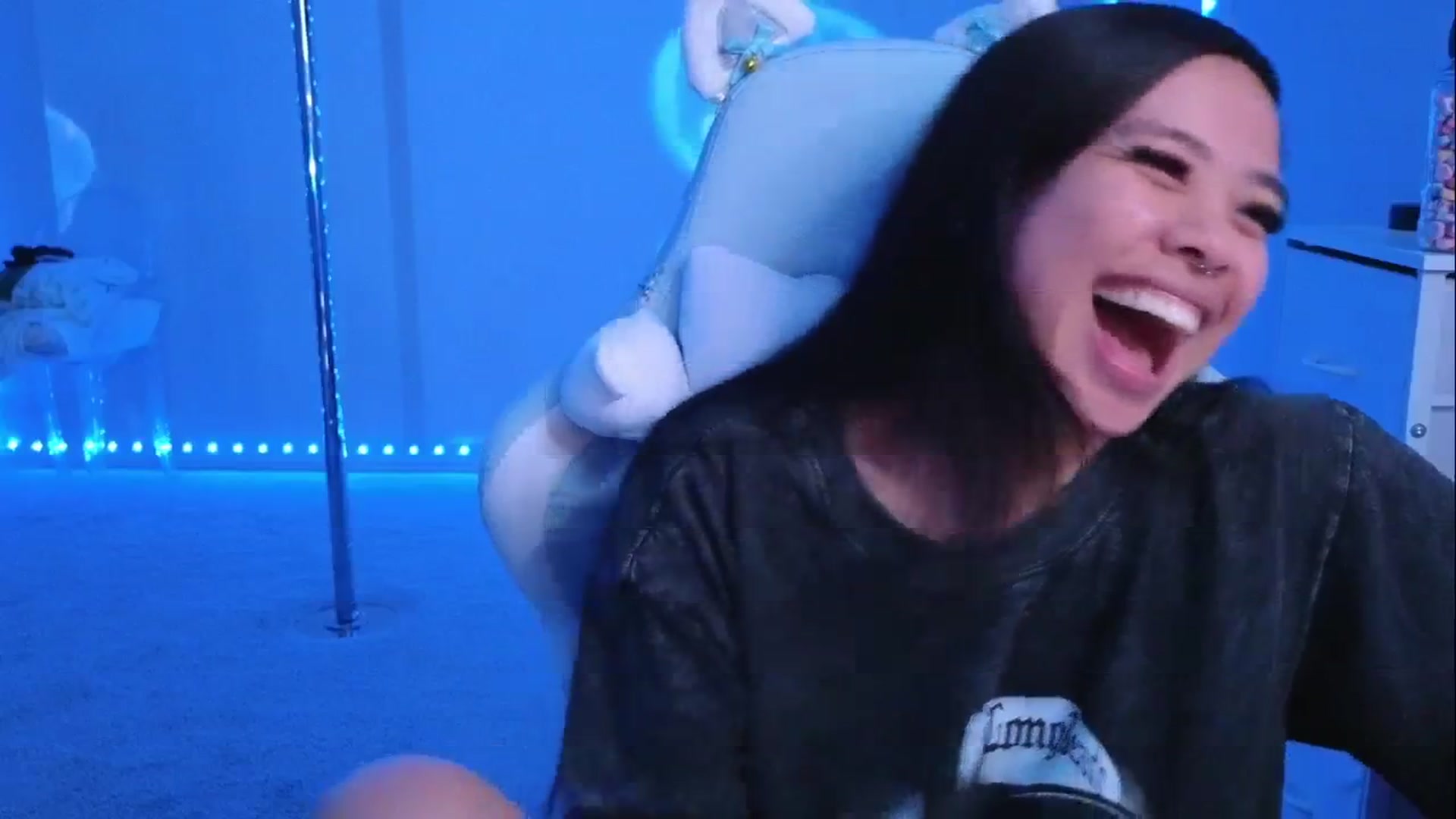 Gallery image thumbnail from dolllface's myfreecams stream on, 02/19/2026, 10:08 image 16 of 20