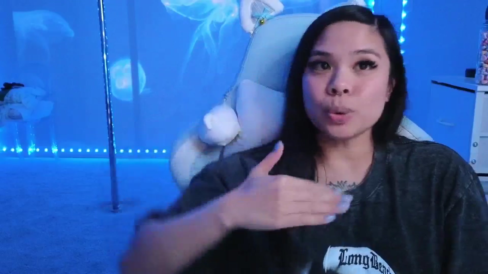 Gallery image thumbnail from dolllface's myfreecams stream on, 02/19/2026, 10:08 image 14 of 20
