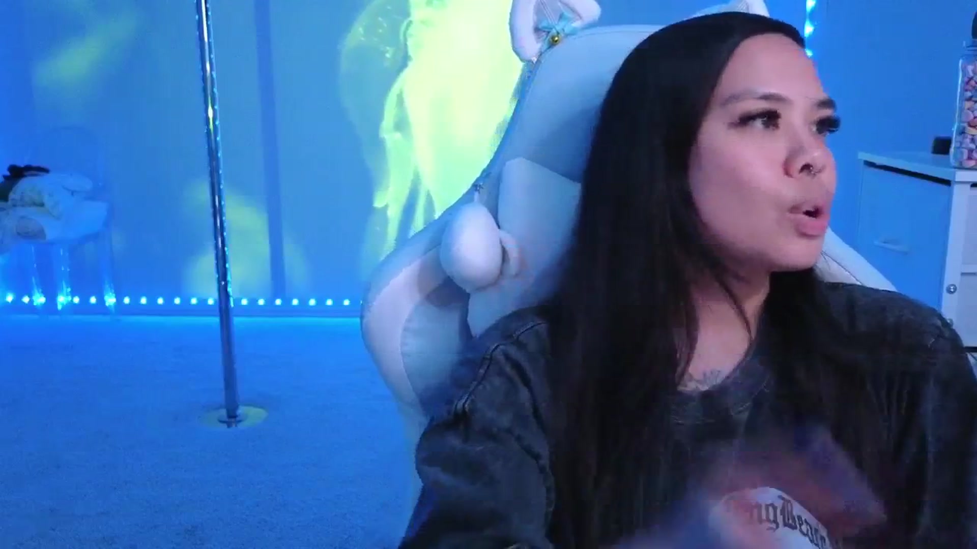 Gallery image thumbnail from dolllface's myfreecams stream on, 02/19/2026, 10:08 image 3 of 20