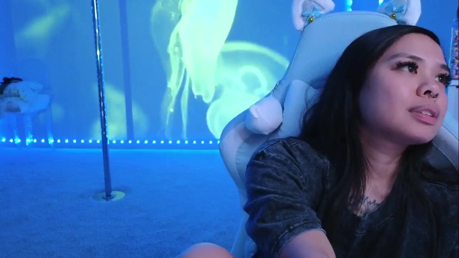 Gallery image thumbnail from dolllface's myfreecams stream on, 02/19/2026, 10:08 image 19 of 20