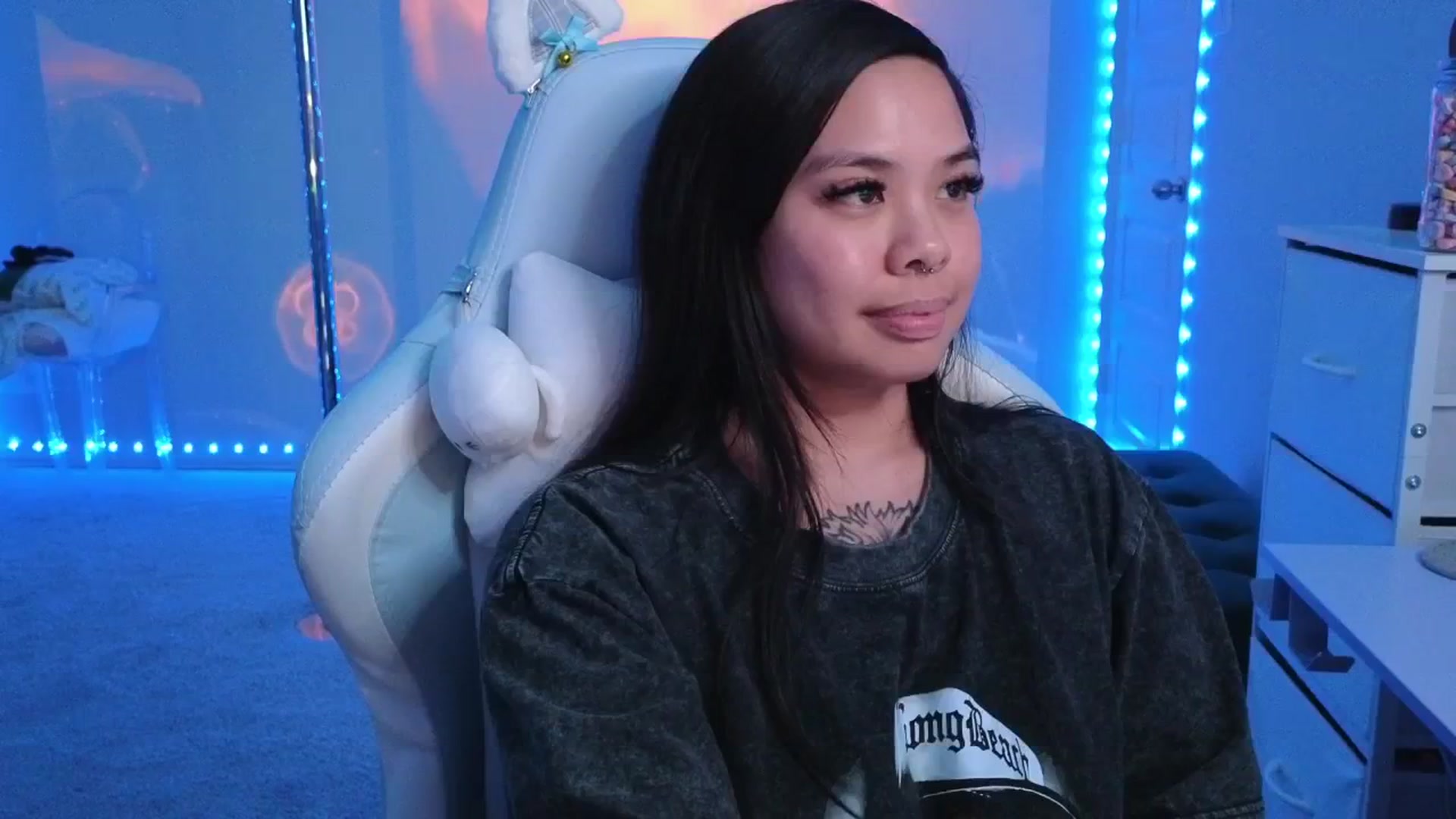 Gallery image thumbnail from dolllface's myfreecams stream on, 02/19/2026, 10:08 image 10 of 20