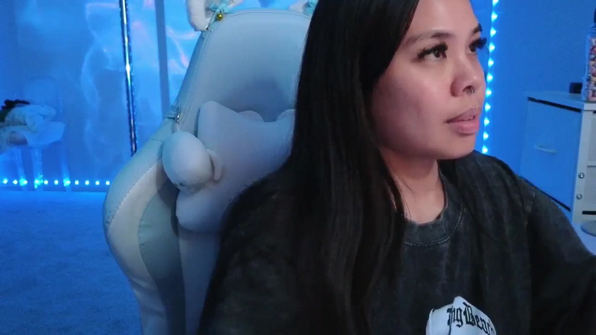 Gallery image thumbnail from dolllface's myfreecams stream on, 02/19/2026, 10:08 image 9 of 20