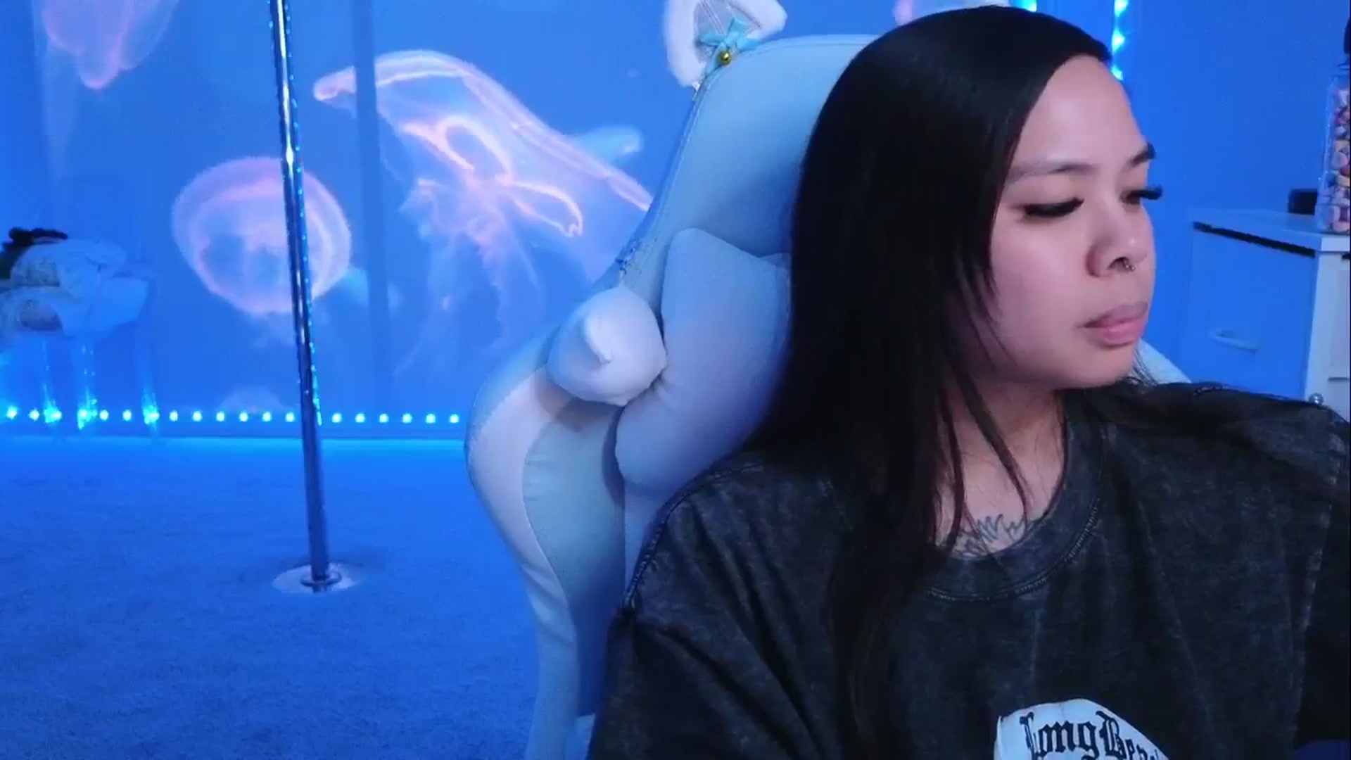 Gallery image thumbnail from dolllface's myfreecams stream on, 02/19/2026, 10:08 image 18 of 20