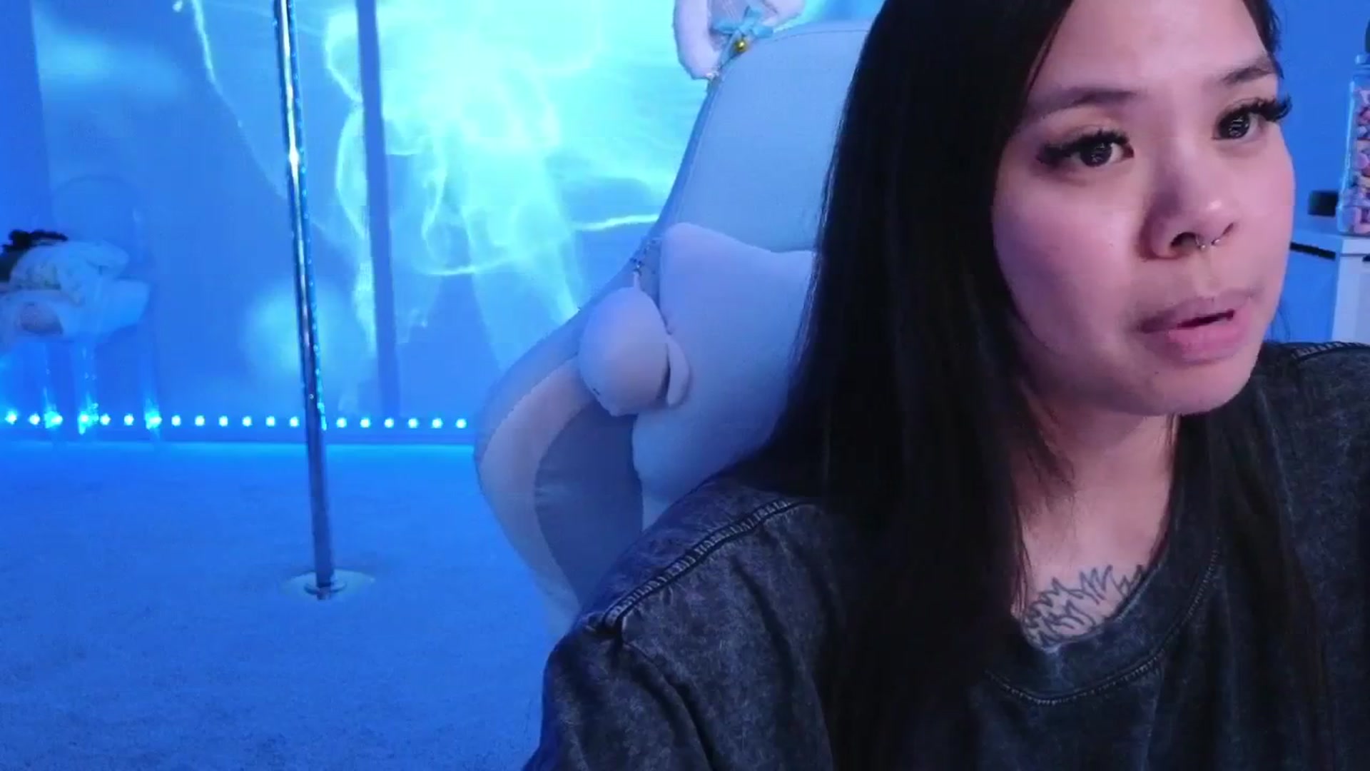 Gallery image thumbnail from dolllface's myfreecams stream on, 02/19/2026, 10:08 image 13 of 20