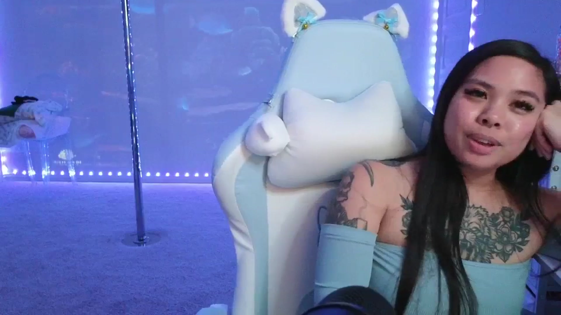 Gallery image thumbnail from dolllface's myfreecams stream on, 02/20/2026, 10:29 image 14 of 20