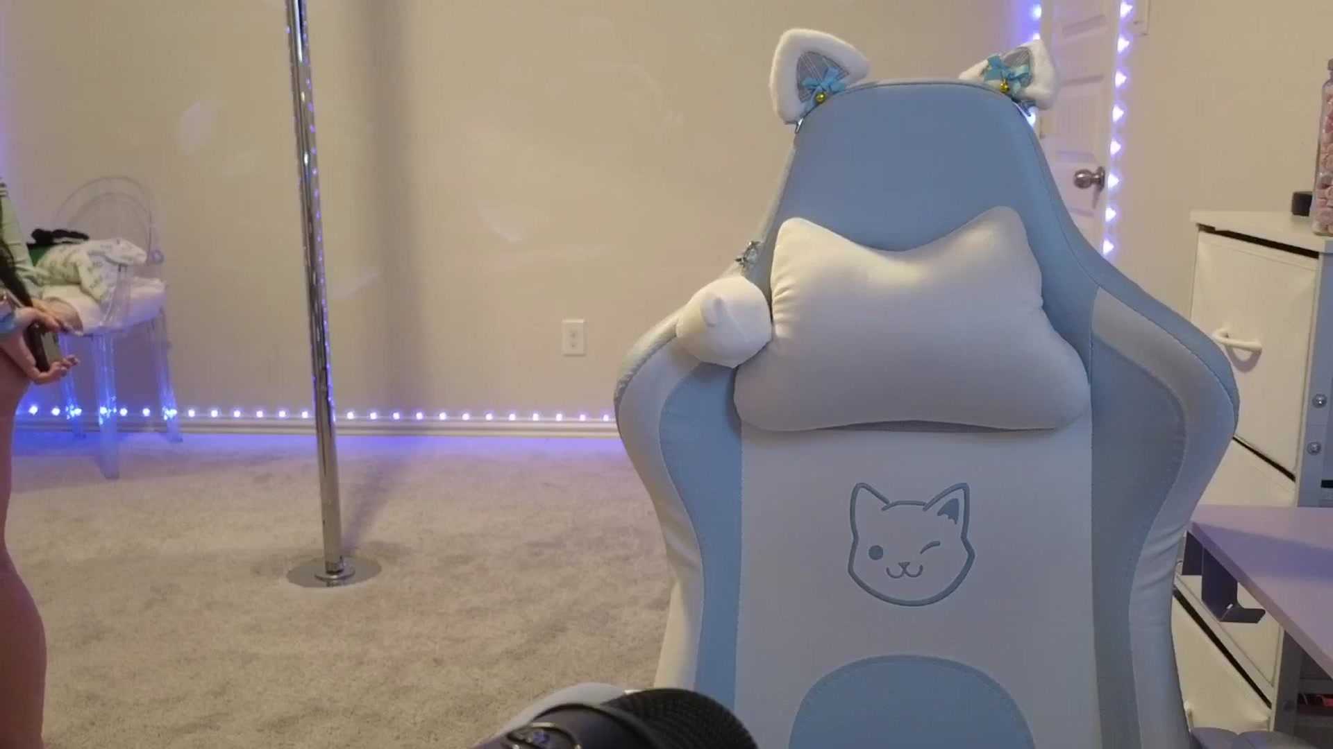 Gallery image thumbnail from dolllface's myfreecams stream on, 02/20/2026, 10:29 image 19 of 20