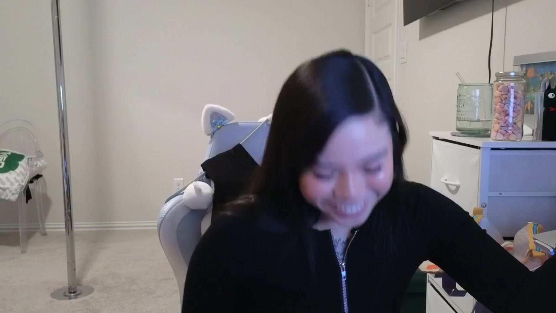 Gallery image thumbnail from dolllface's myfreecams stream on, 03/09/2026, 02:27 image 13 of 20