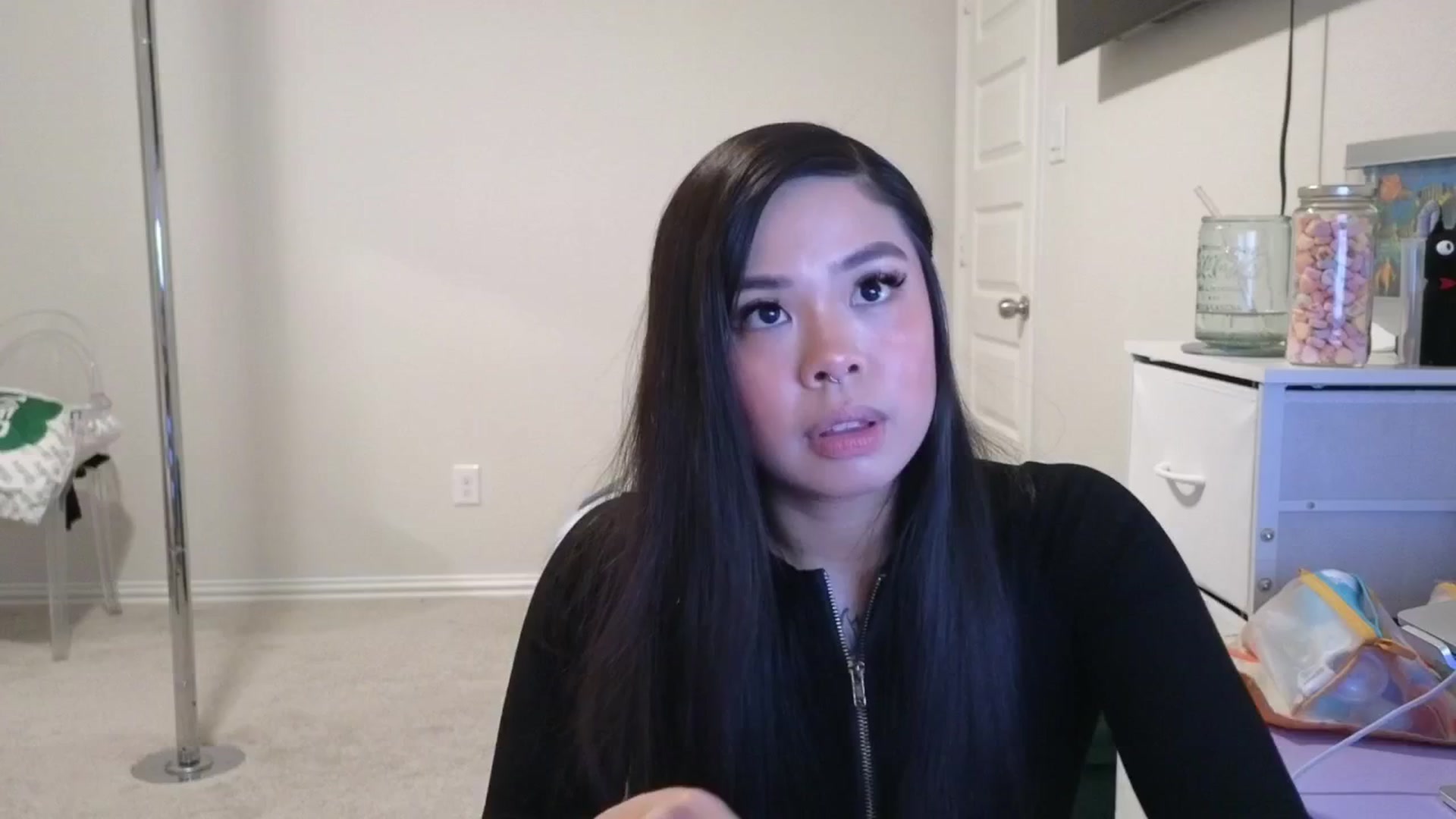 Gallery image thumbnail from dolllface's myfreecams stream on, 03/09/2026, 02:27 image 12 of 20