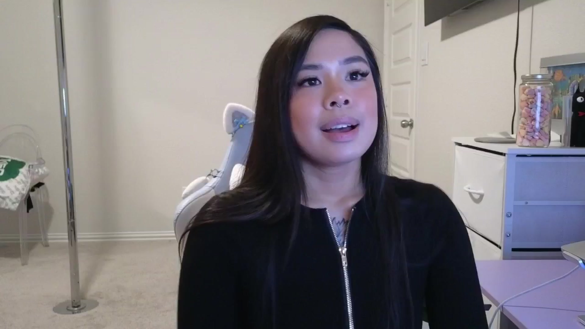 Gallery image thumbnail from dolllface's myfreecams stream on, 03/09/2026, 02:27 image 20 of 20