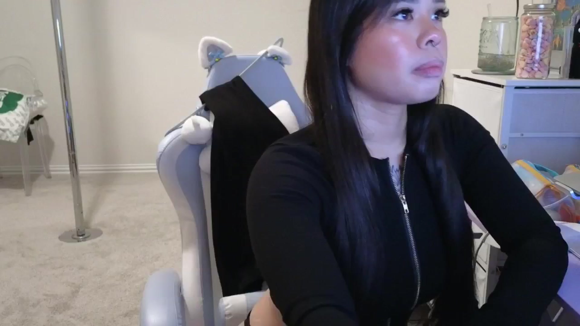 Gallery image thumbnail from dolllface's myfreecams stream on, 03/09/2026, 02:27 image 4 of 20