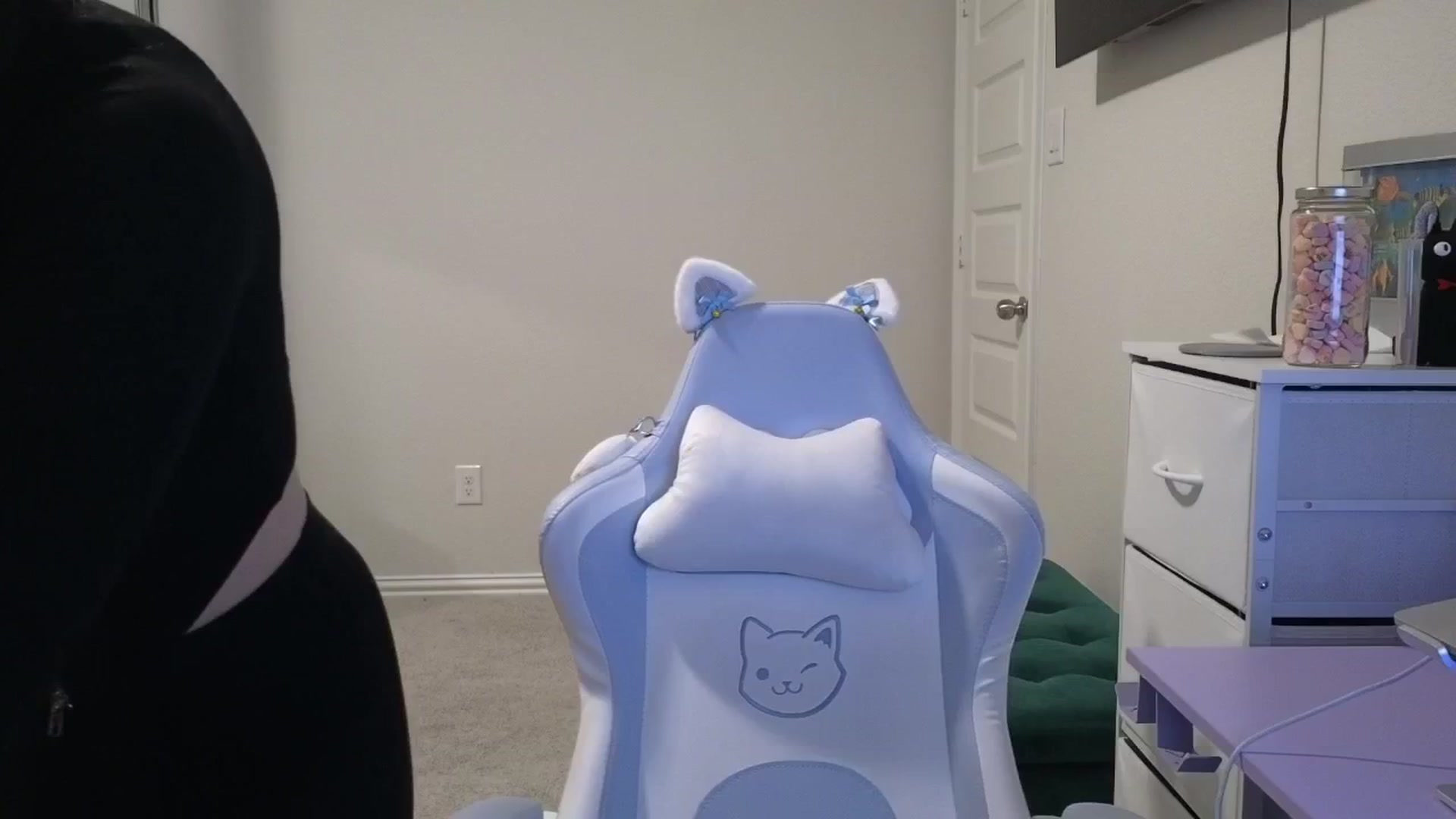 Gallery image thumbnail from dolllface's myfreecams stream on, 03/09/2026, 02:27 image 19 of 20