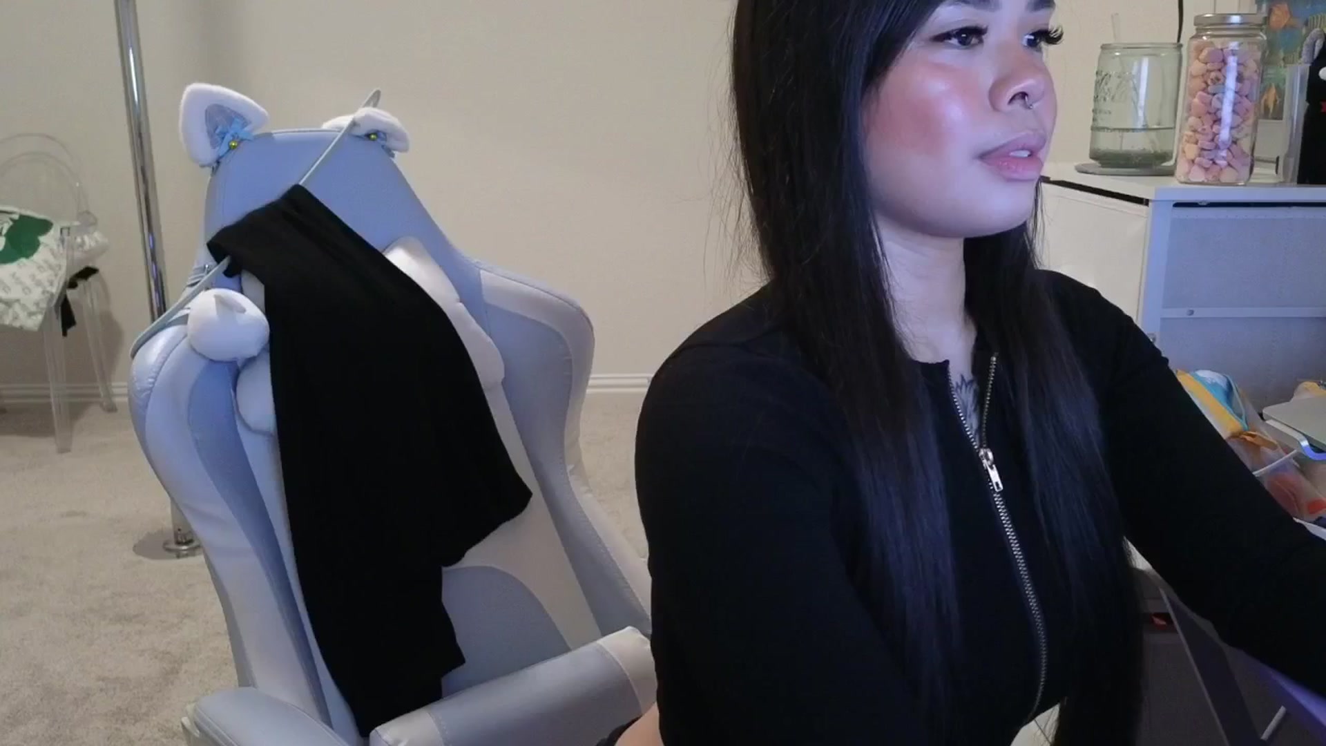 Gallery image thumbnail from dolllface's myfreecams stream on, 03/09/2026, 02:27 image 7 of 20