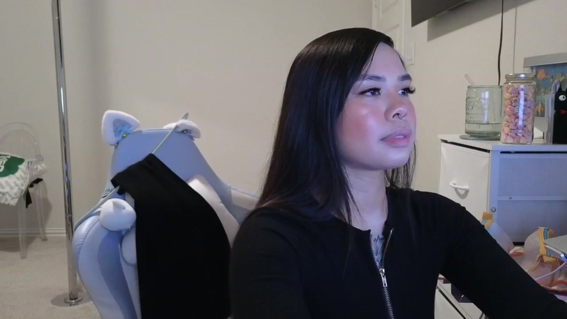 Gallery image thumbnail from dolllface's myfreecams stream on, 03/09/2026, 02:27 image 14 of 20
