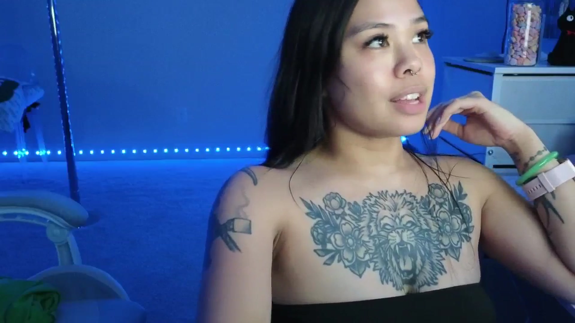 Gallery image thumbnail from dolllface's myfreecams stream on, 03/11/2026, 07:09 image 9 of 20