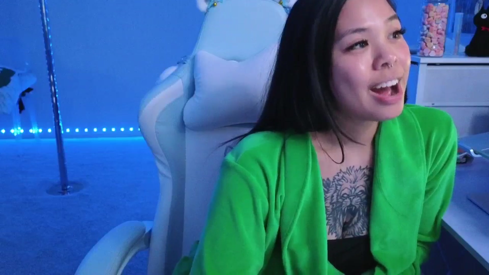 Gallery image thumbnail from dolllface's myfreecams stream on, 03/11/2026, 07:09 image 19 of 20