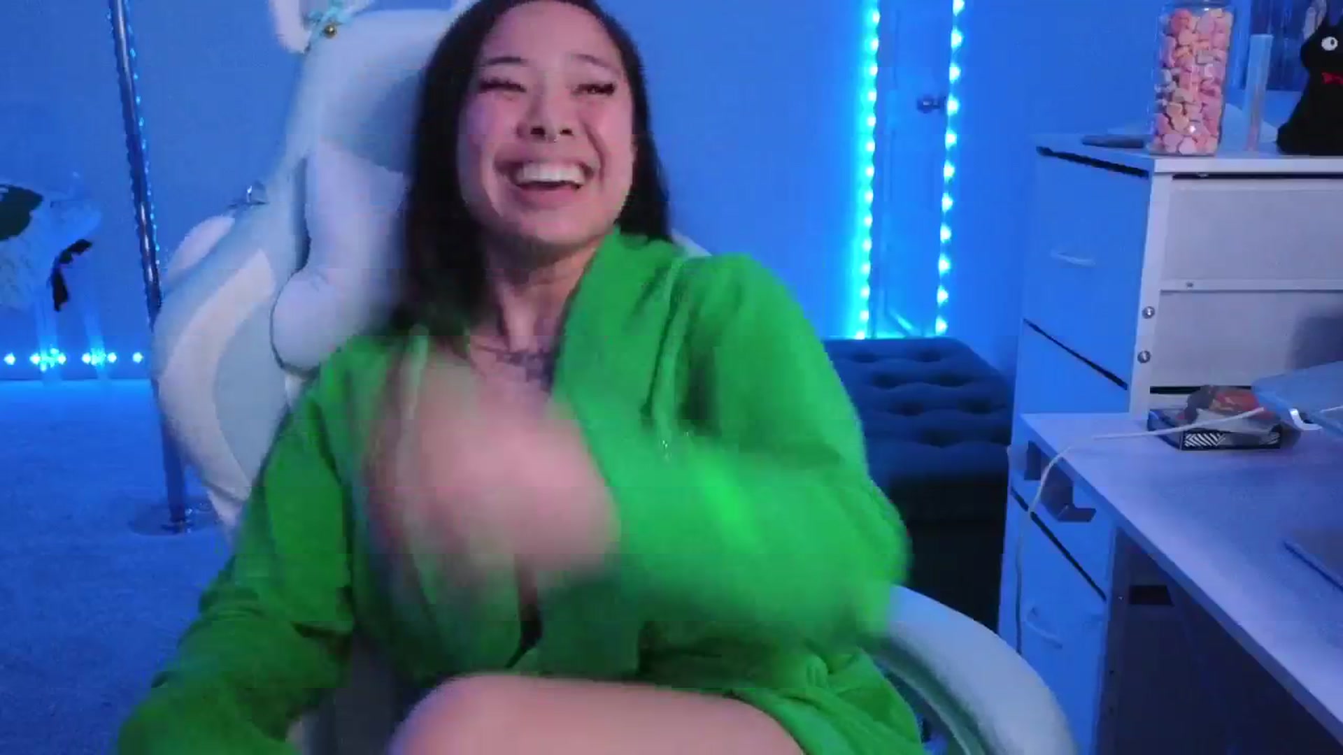 Gallery image thumbnail from dolllface's myfreecams stream on, 03/11/2026, 07:09 image 16 of 20