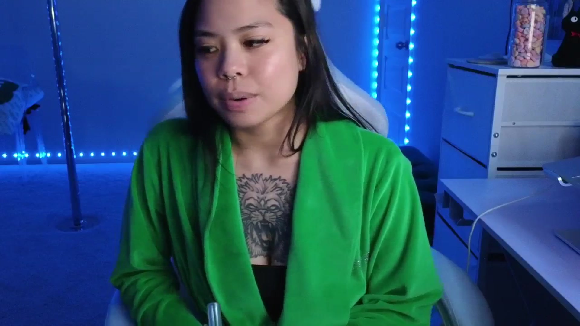 Gallery image thumbnail from dolllface's myfreecams stream on, 03/11/2026, 07:09 image 11 of 20